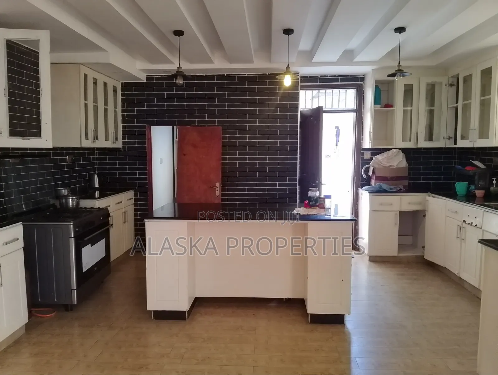 6bdrm Mansion in Nyali Estate for sale in Nyali Mkomani
