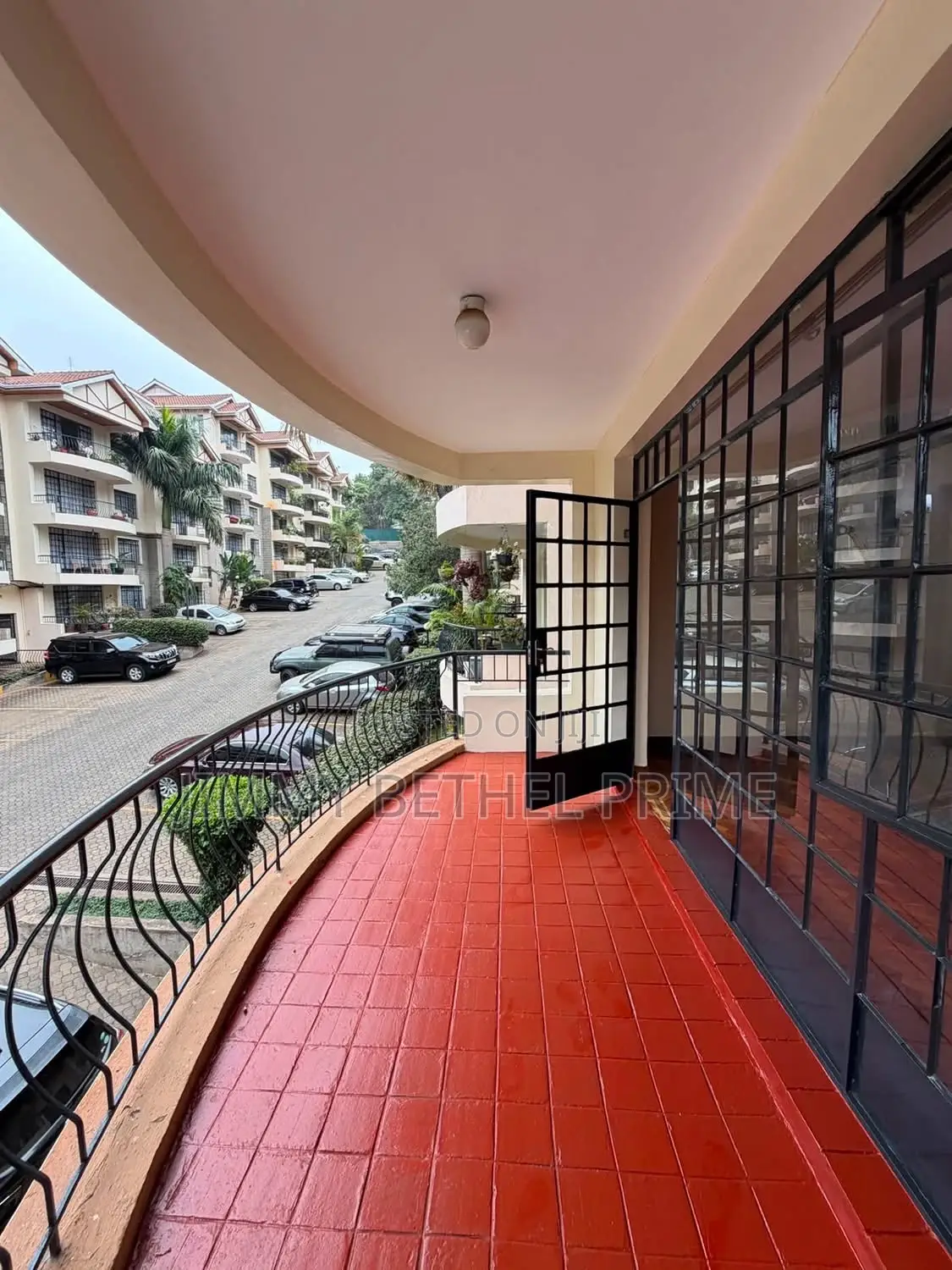 3bdrm Apartment in Lavington for sale in Lavington