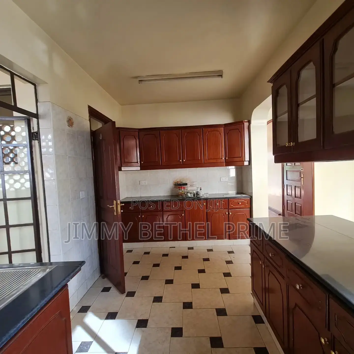 3bdrm Apartment in Raphta Road Area for rent in Raphta Road Area