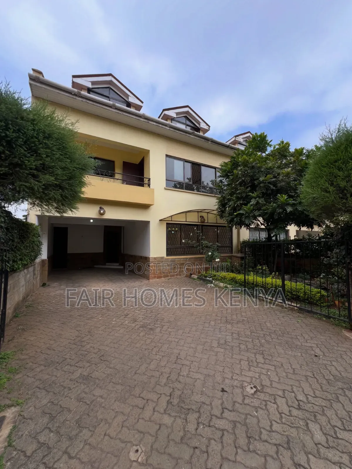 5bdrm Townhouse / Terrace in Gitanga Road, Valley Arcade for rent in Valley Arcade