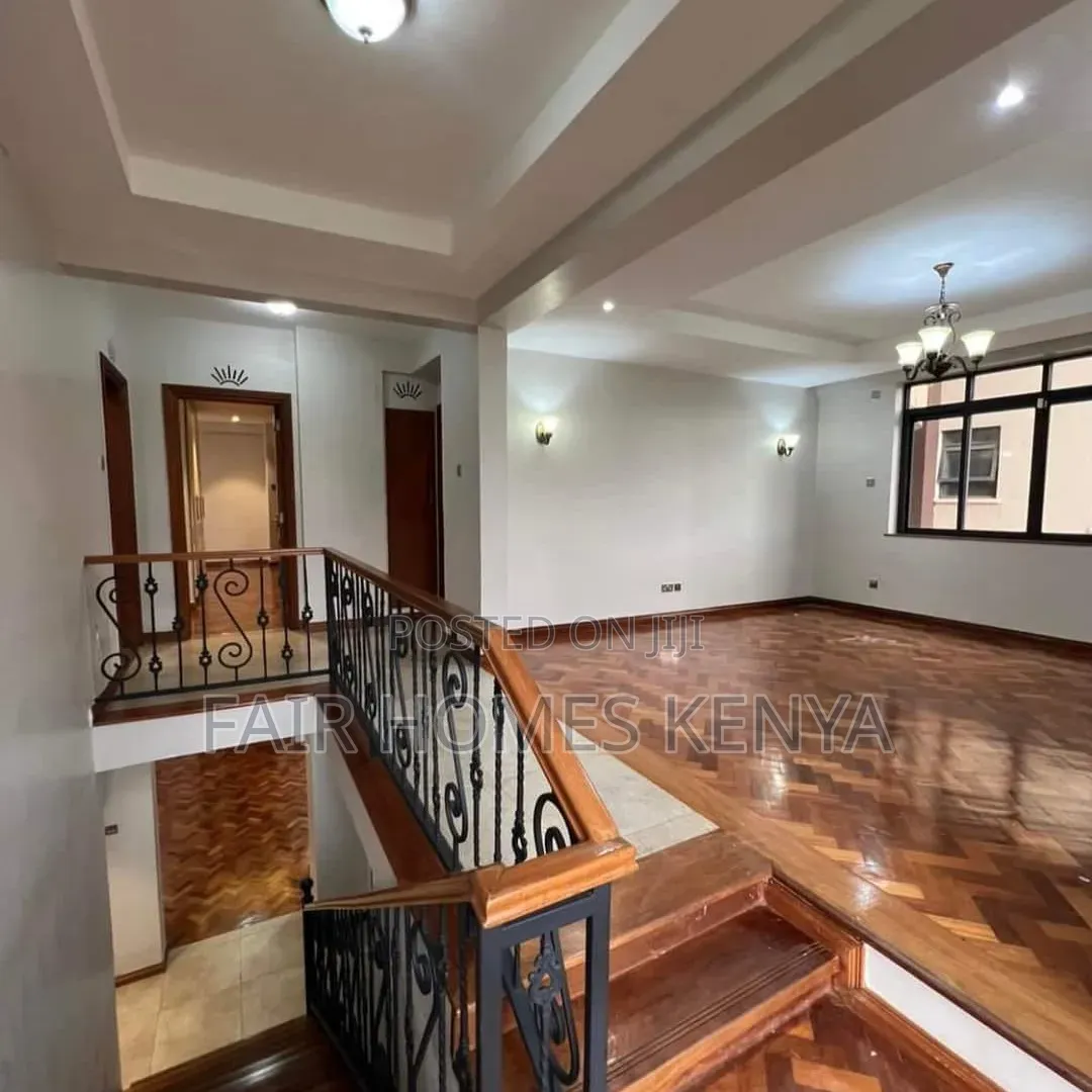 4bdrm Duplex in Riverside Drive for rent in Riverside Drive