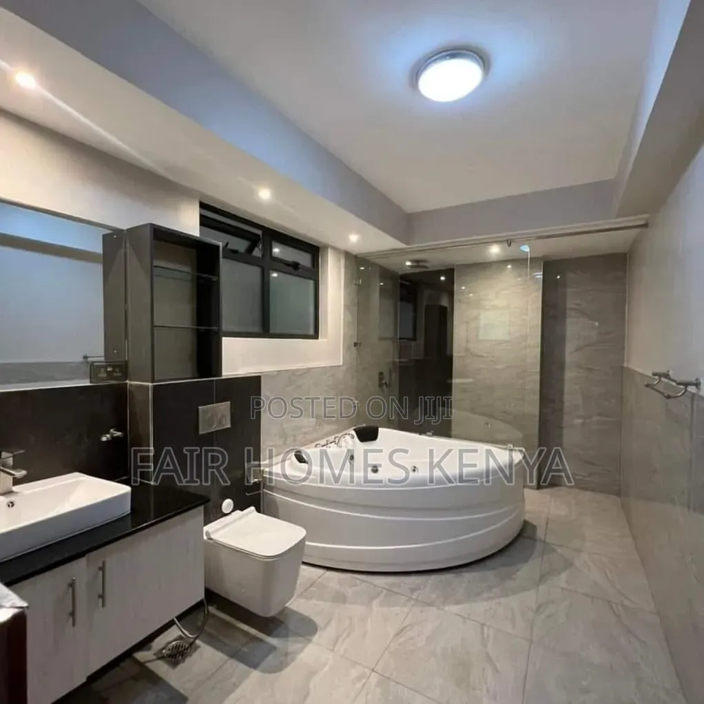 4bdrm Duplex in Riverside Drive for rent in Riverside Drive