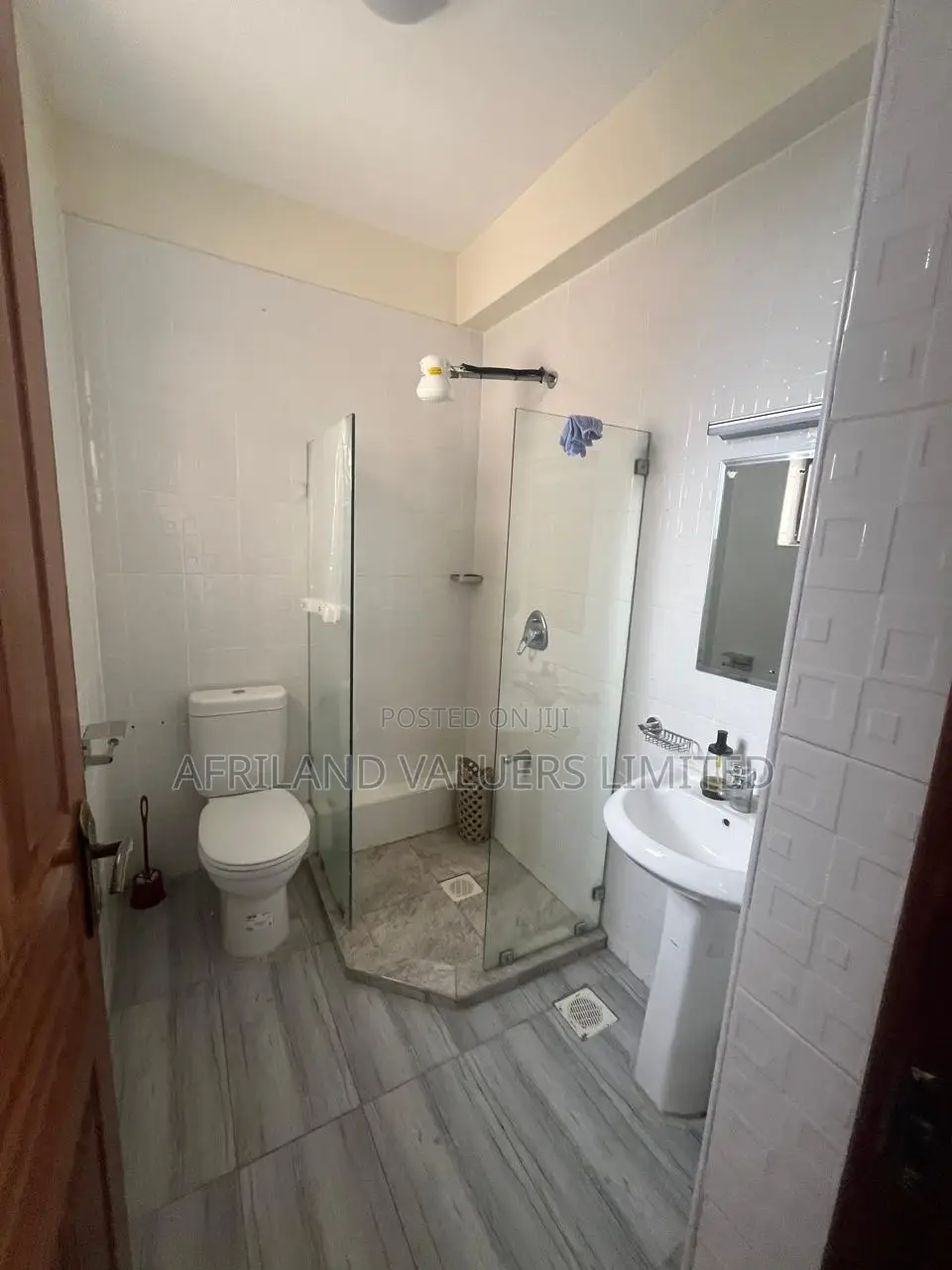 3bdrm Apartment in Upperhill for sale in Upperhill