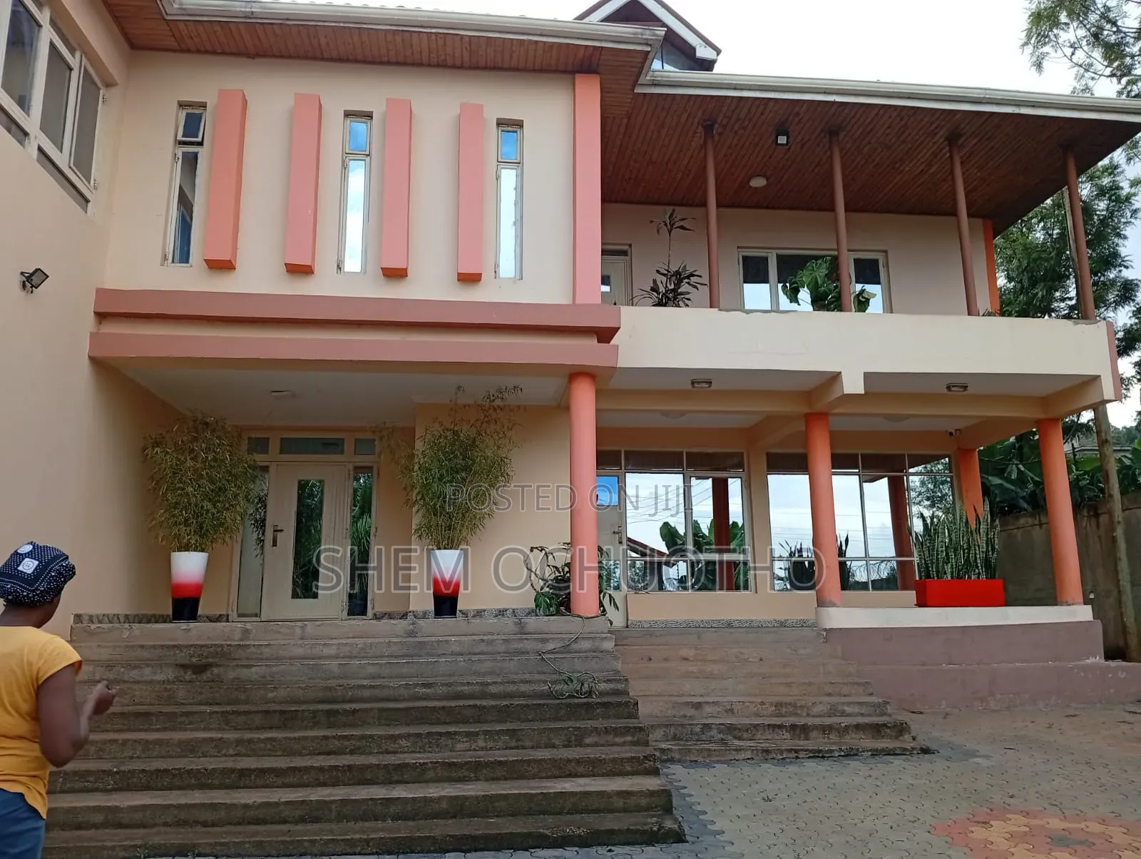 9bdrm Maisonette in Kerarapon Drive for sale in Kerarapon