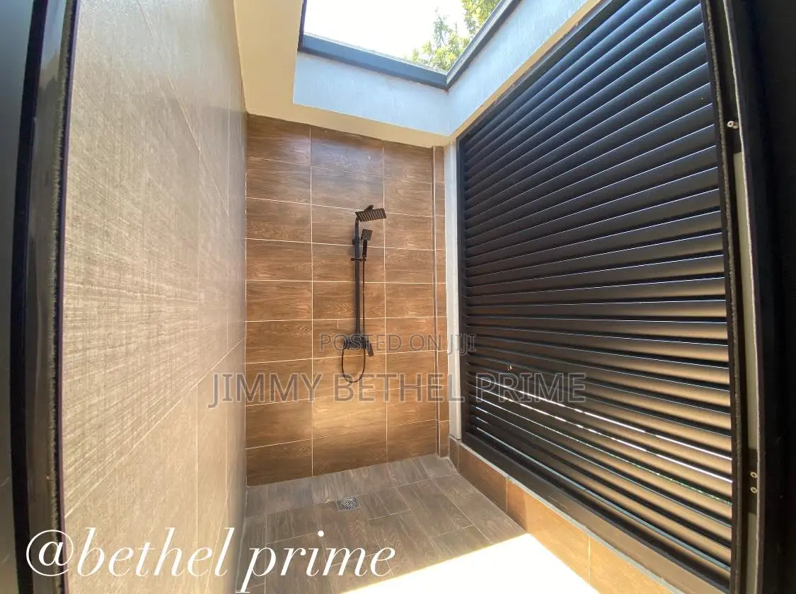 4bdrm Villa in Muthangari for sale in Muthangari