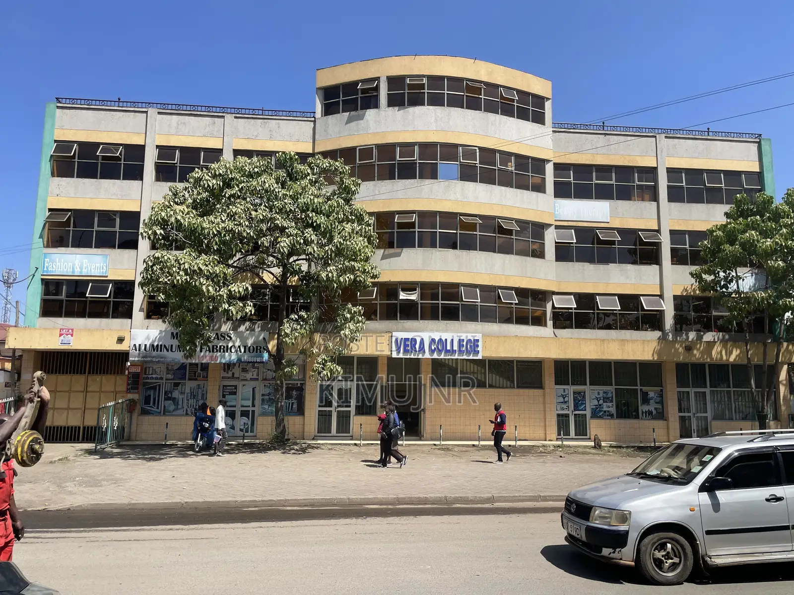 Prime Commercial Building to Let – Oginga Odinga Street in Biashara
