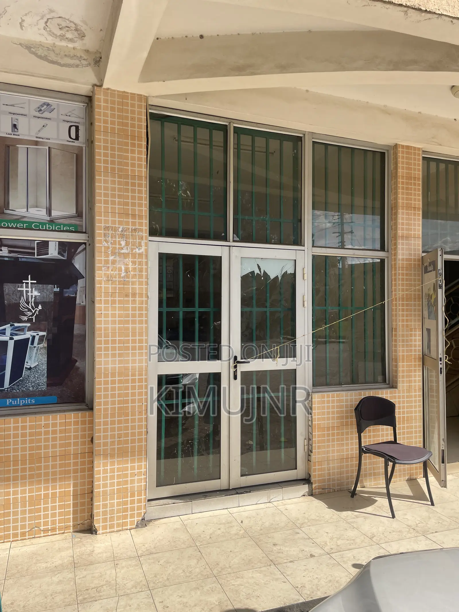 Prime Commercial Building to Let – Oginga Odinga Street in Biashara