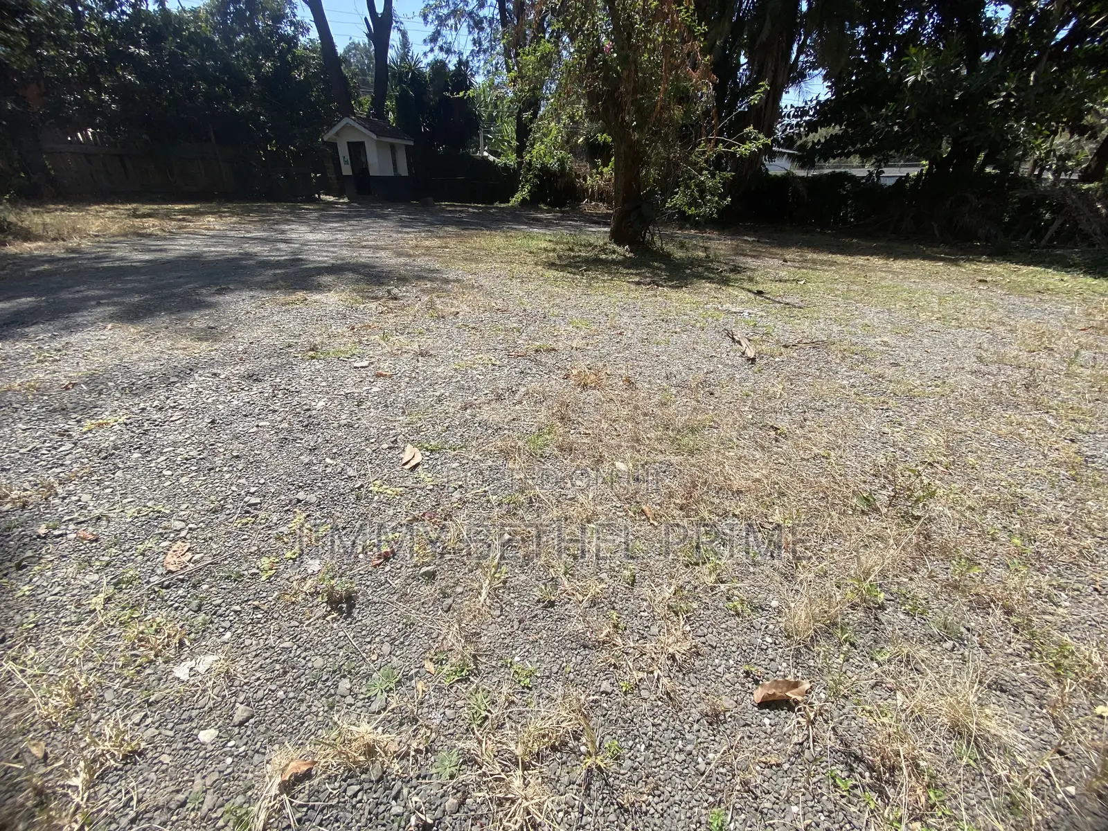 Prime 1 Acre for Rent in Riverside in Riverside Drive