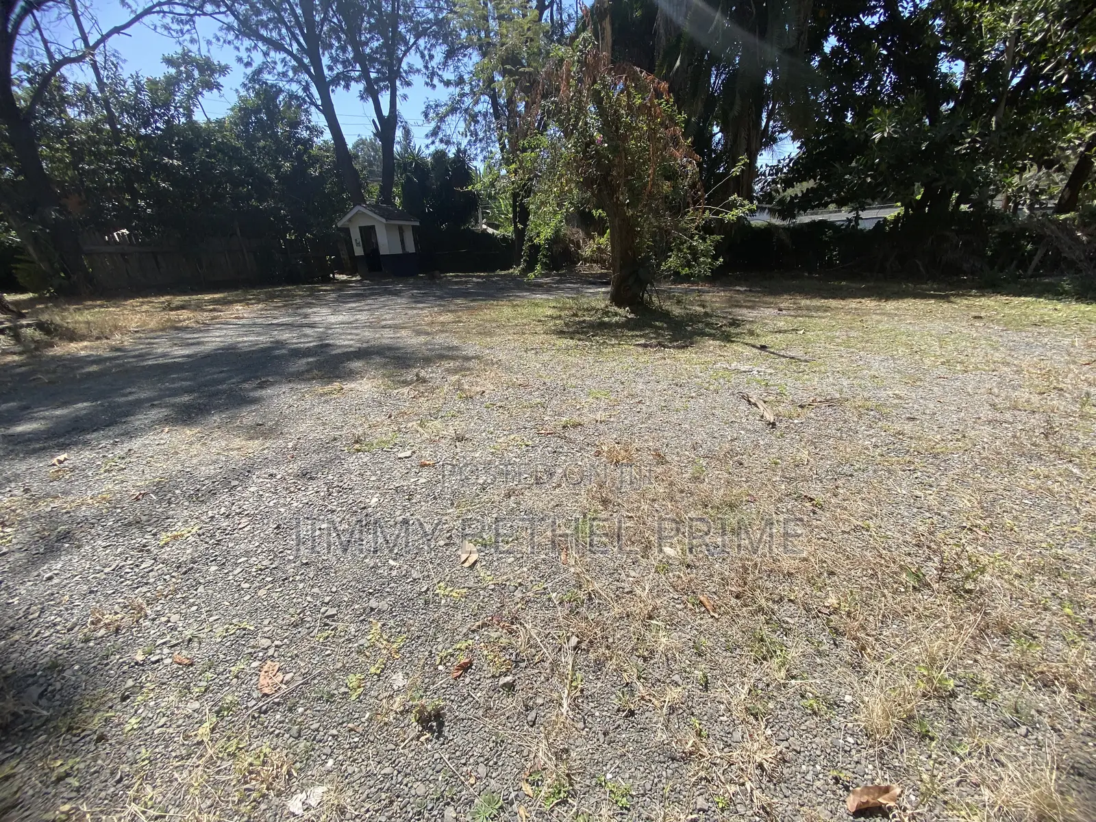 Prime 1 Acre for Rent in Riverside in Riverside Drive