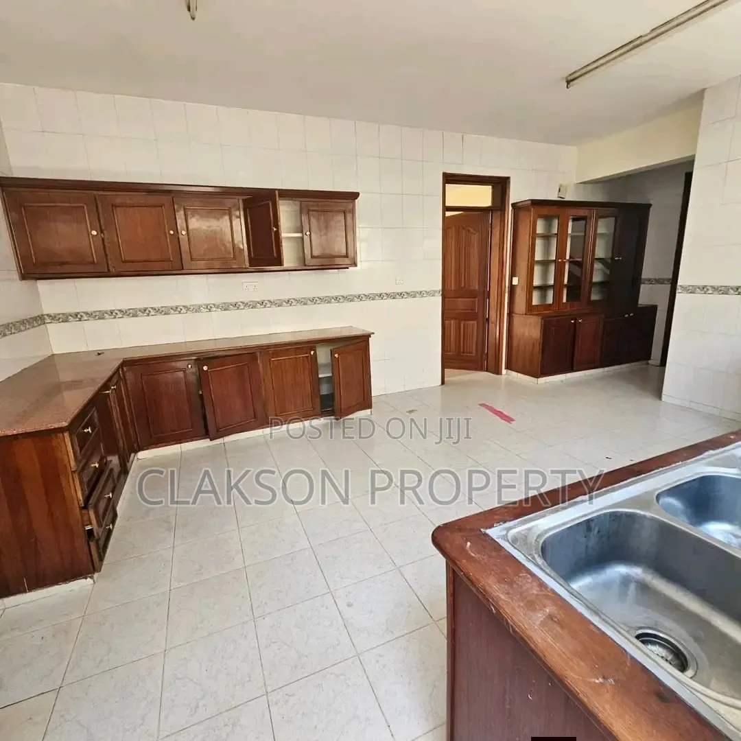 4bdrm Townhouse/Terrace in Lavington Atheru, Valley Arcade for sale in Valley Arcade