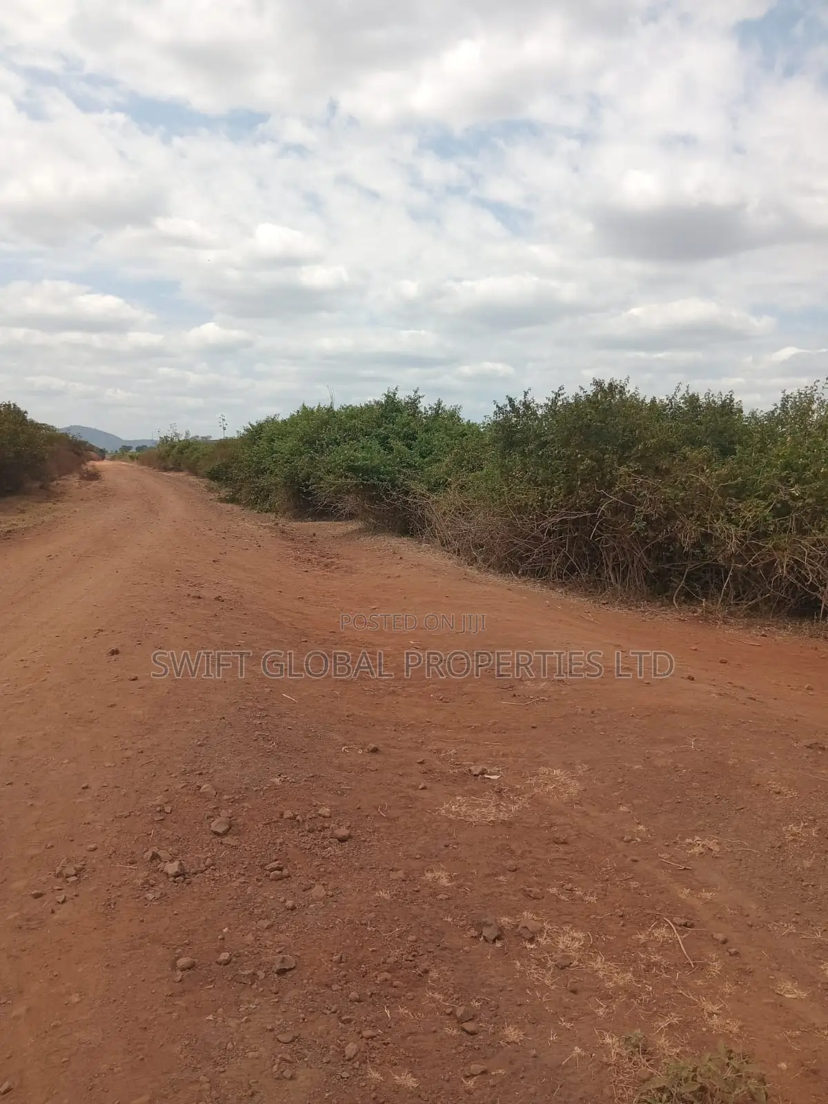 1000 Acres Touching Nairobi-Mombasa Highway Is Available for Sale in Kenyawa-Poka