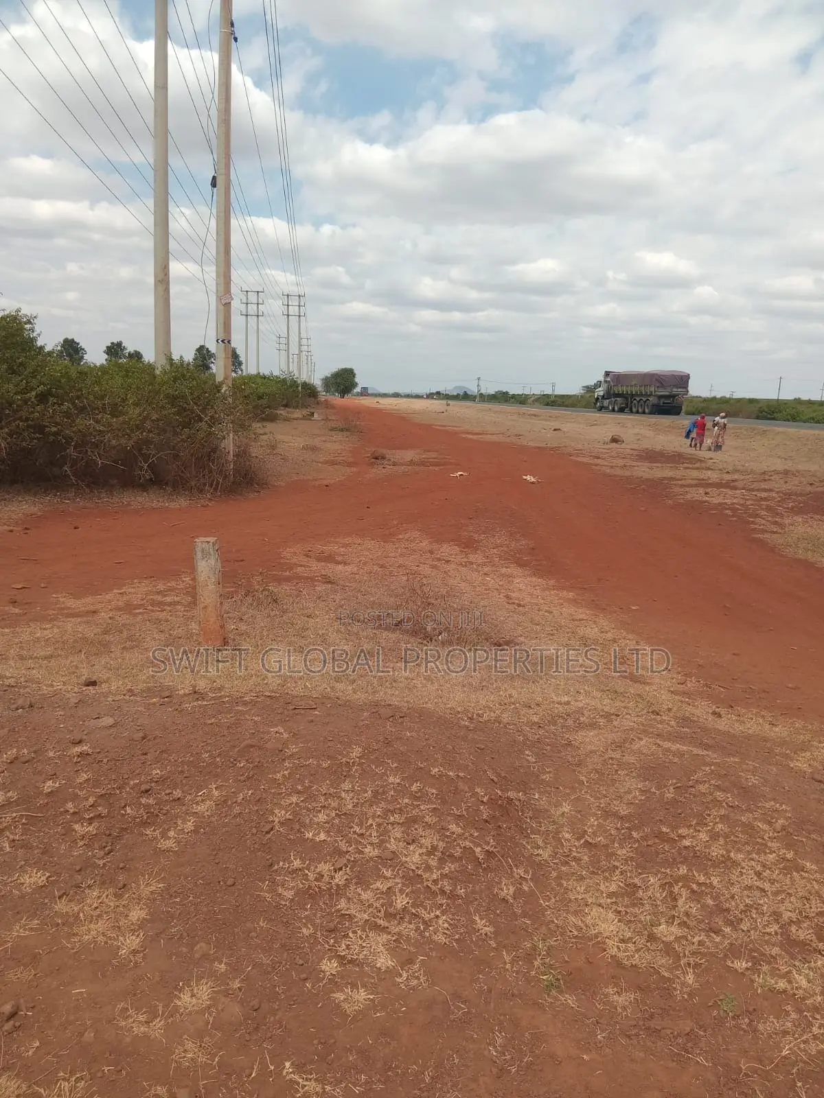 1000 Acres Touching Nairobi-Mombasa Highway Is Available for Sale in Kenyawa-Poka
