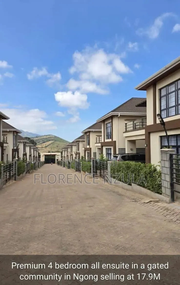 4bdrm Townhouse/Terrace in Kibiko, Kibiku for sale in Kibiku