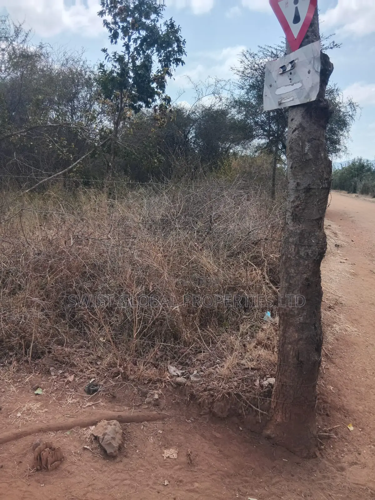 5 Acres Touching Mombasa-Nairobi Road in Sultan Hamud Is for Sale in Kenyawa-Poka