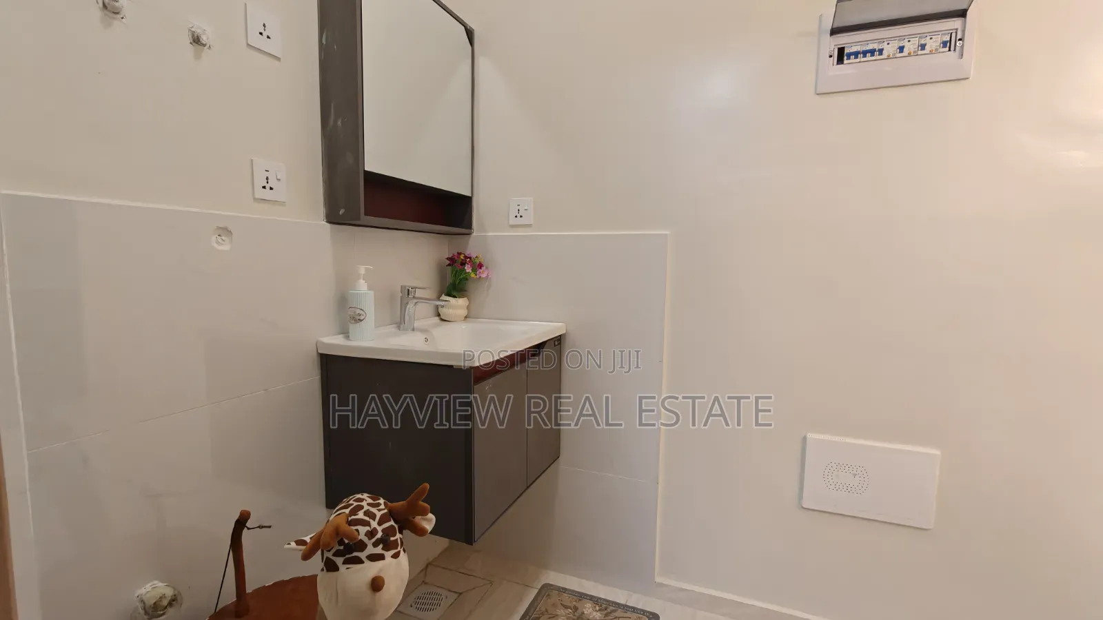 Studio Apartment in Riara Road, Junction for sale in Junction
