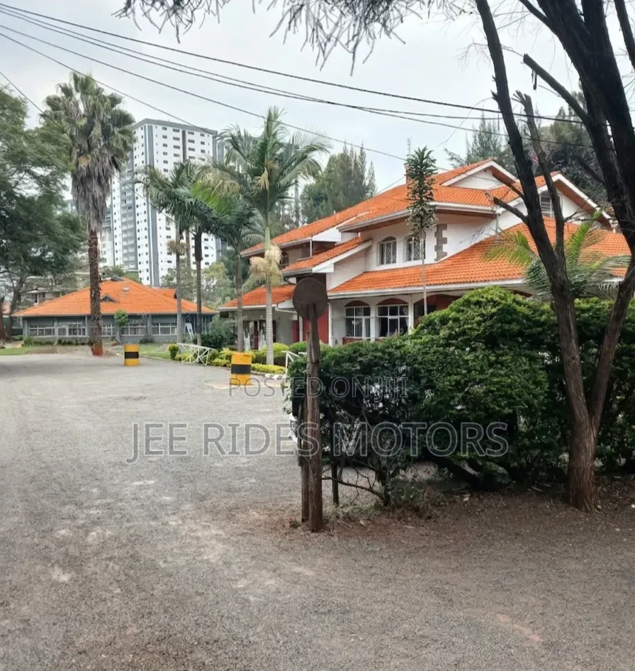 Lavington 1.09 Acres FOR SALE
Prime 1.09 Acre Land Along Hatheru in Nairobi Central