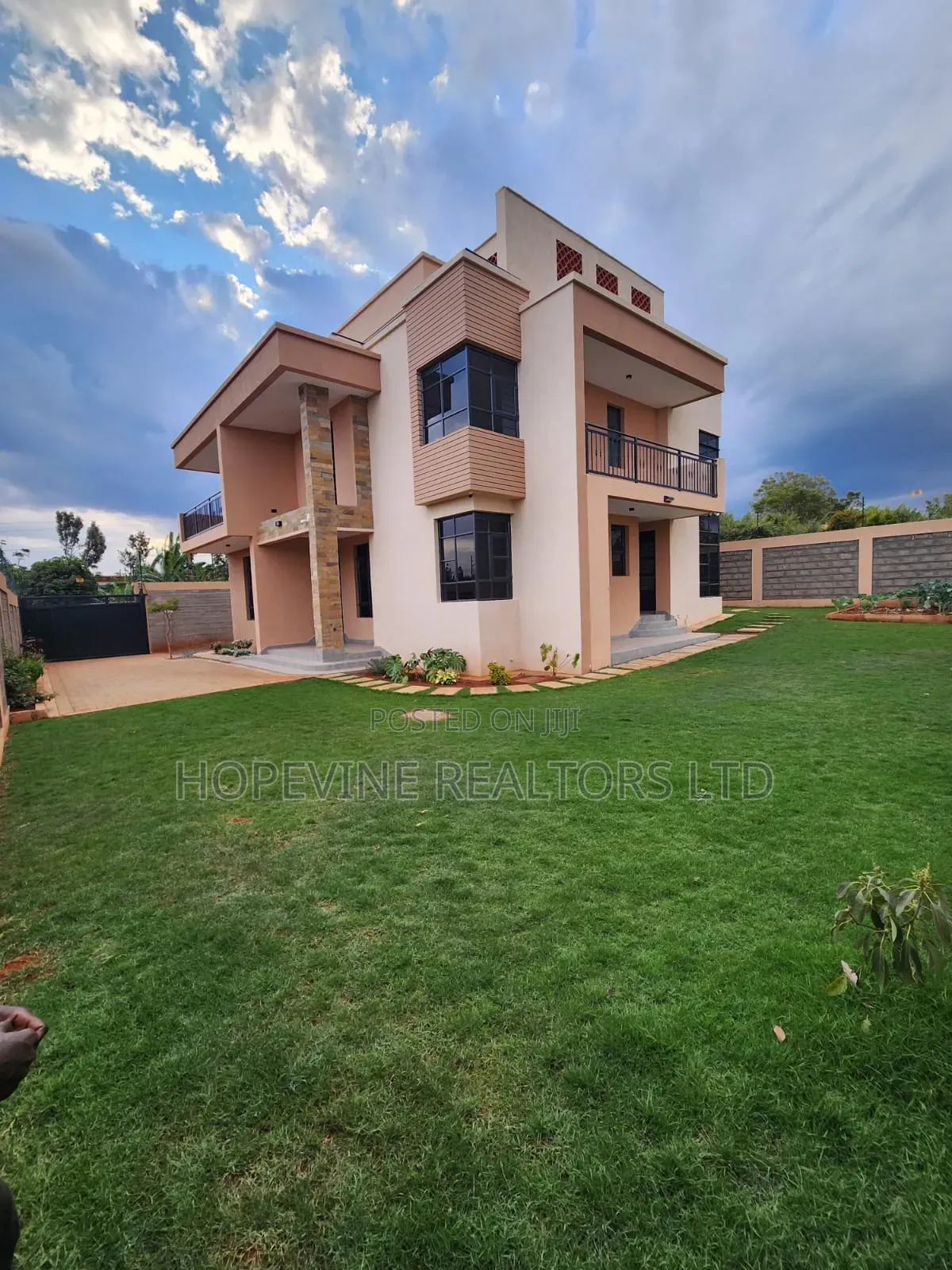 4bdrm House in Daykio-Bustani, Kimbo for sale in Kimbo