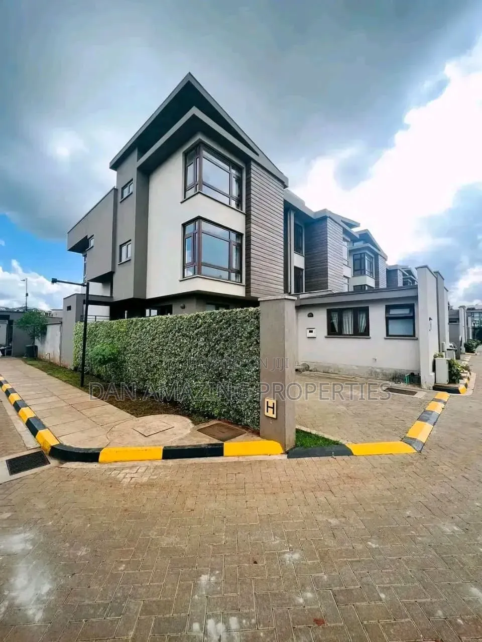 4bdrm Townhouse / Terrace in Langata Plus Dsq, Phenom Estate for rent in Phenom Estate
