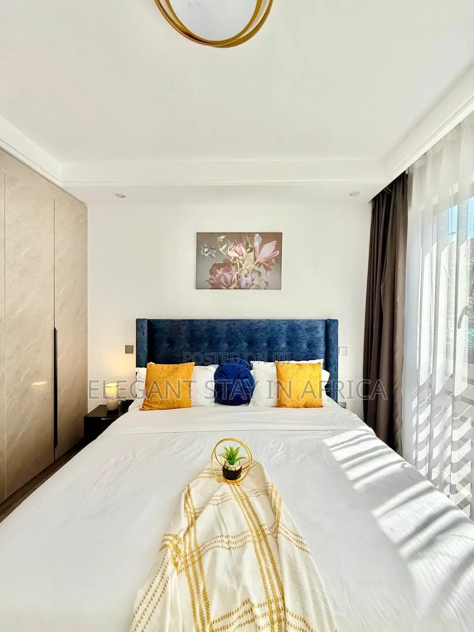 Cozy 3 Bed in Riverside at Per Day in Riverside Drive