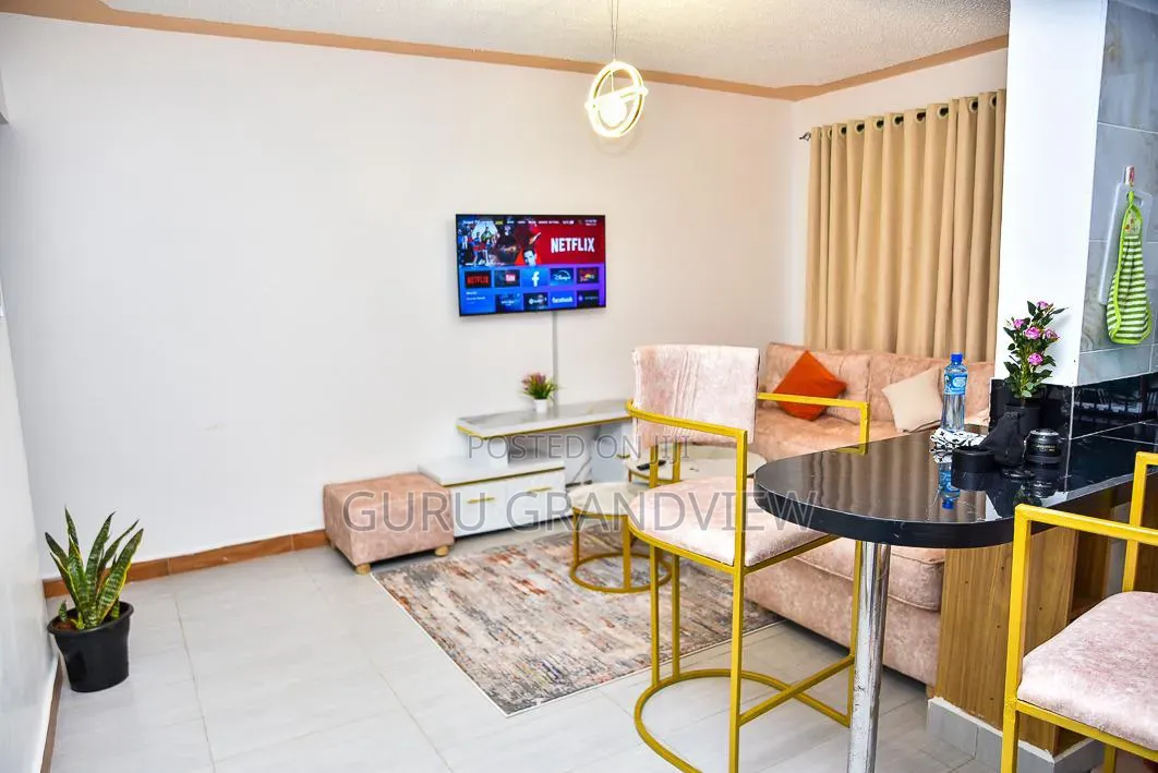Meru 1 Bedroom Airbnb Makutano Luqman in Makutano