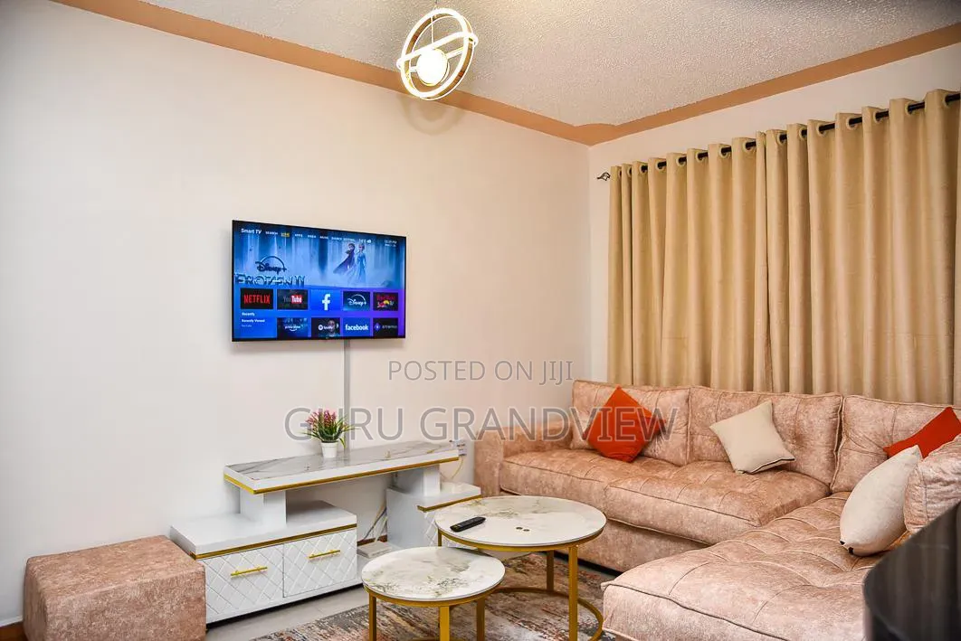 Meru 1 Bedroom Airbnb Makutano Luqman in Makutano