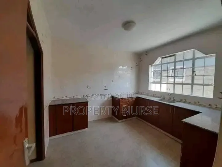 Furnished 3bdrm Maisonette in Gateway Mall Area for rent in Gateway Mall Area