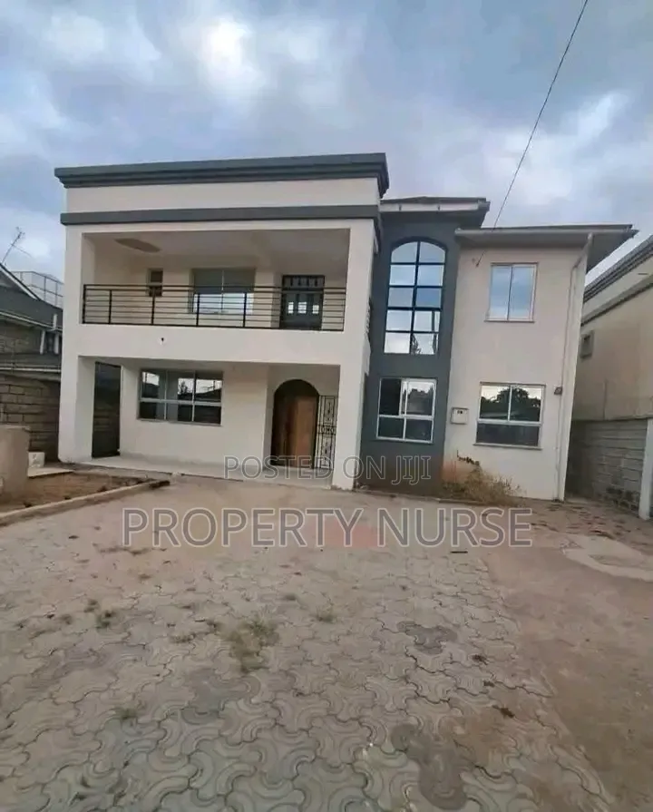 Furnished 5bdrm Maisonette in Gateway Mall Area for rent in Gateway Mall Area