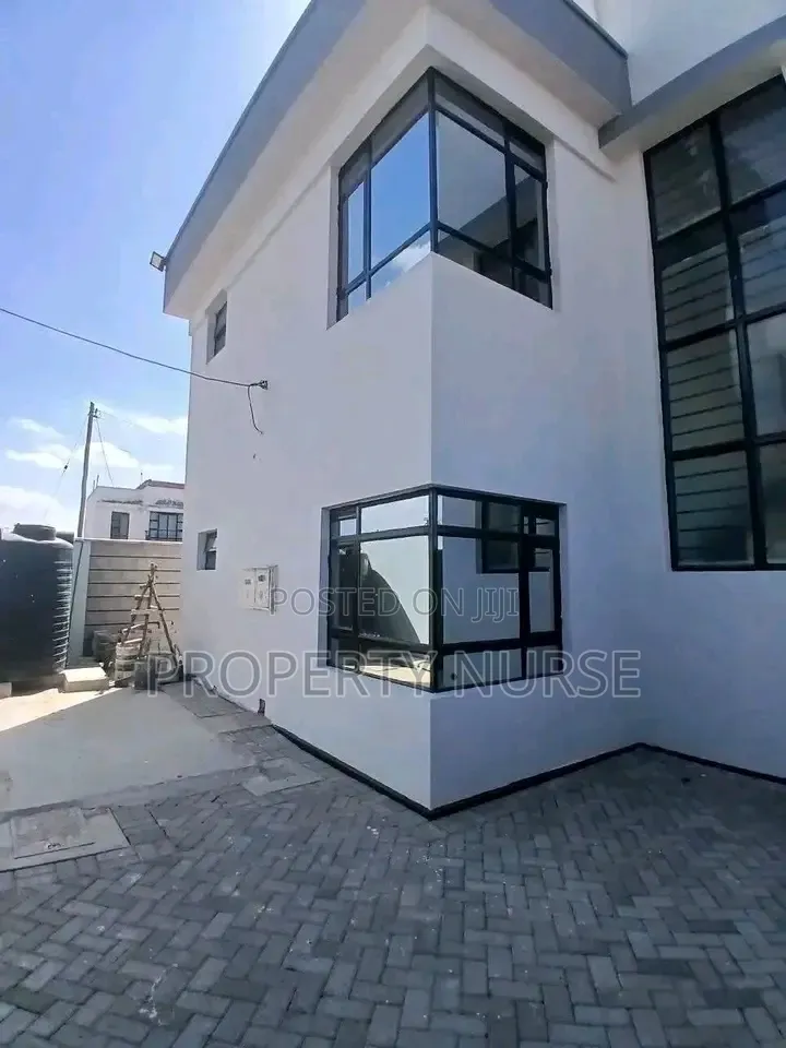3bdrm Duplex in Gateway Mall Area for rent in Gateway Mall Area