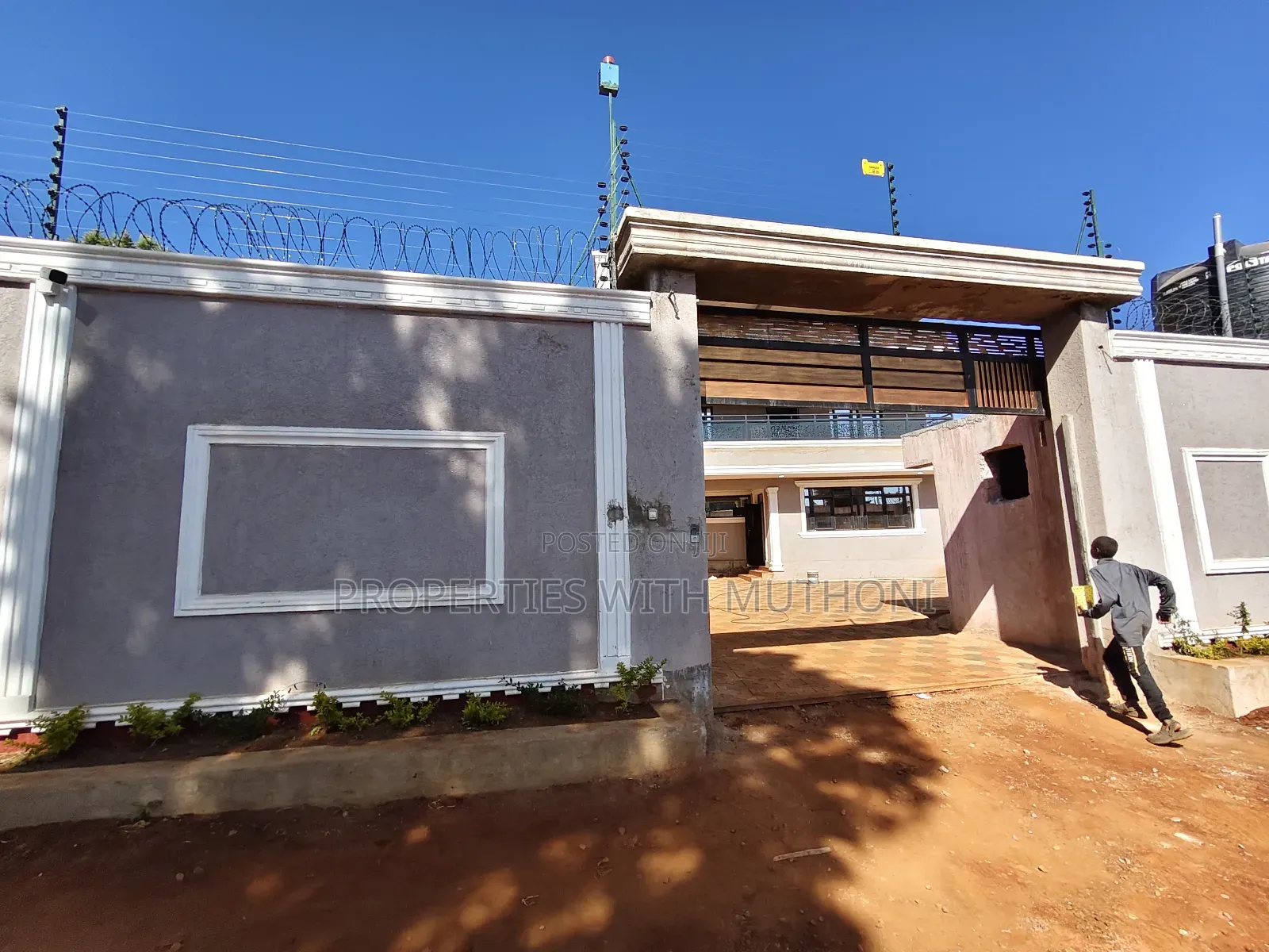 6bdrm Maisonette in Kibiku for sale in Kibiku