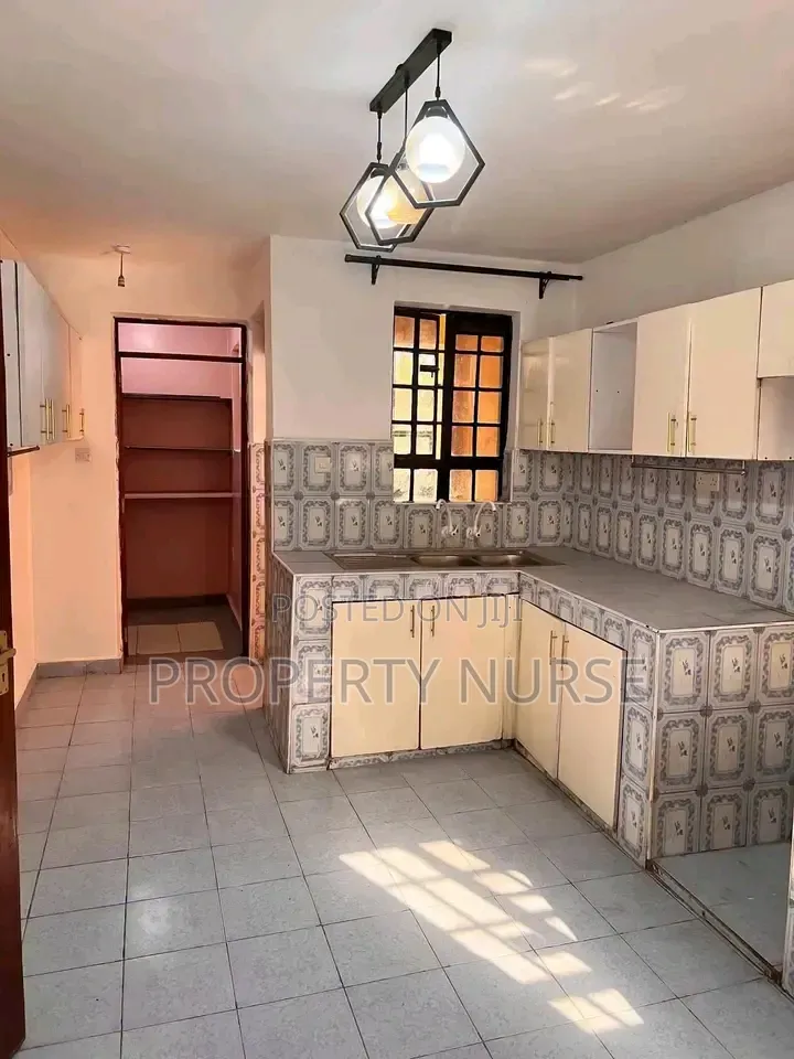 4bdrm Maisonette in Gateway Mall Area for rent in Gateway Mall Area