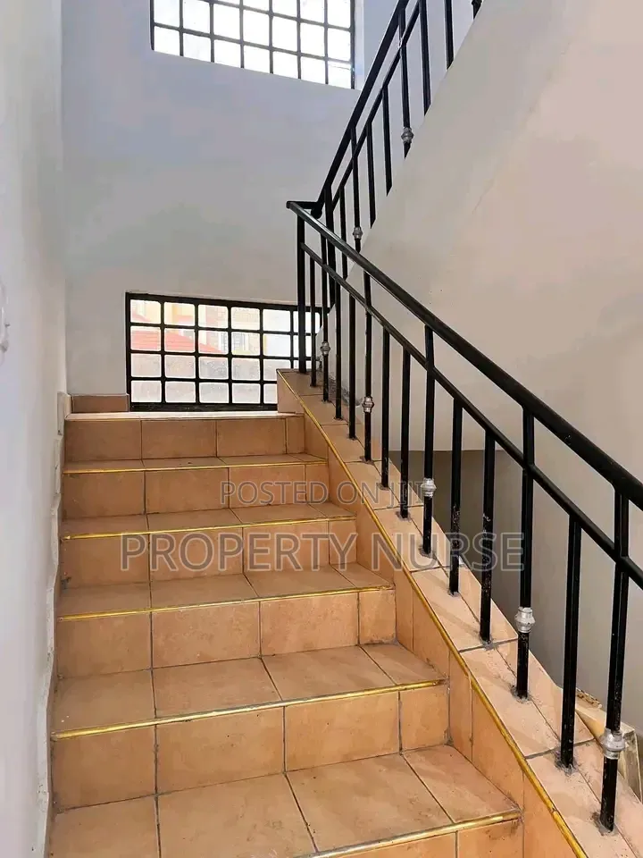 4bdrm Maisonette in Gateway Mall Area for rent in Gateway Mall Area