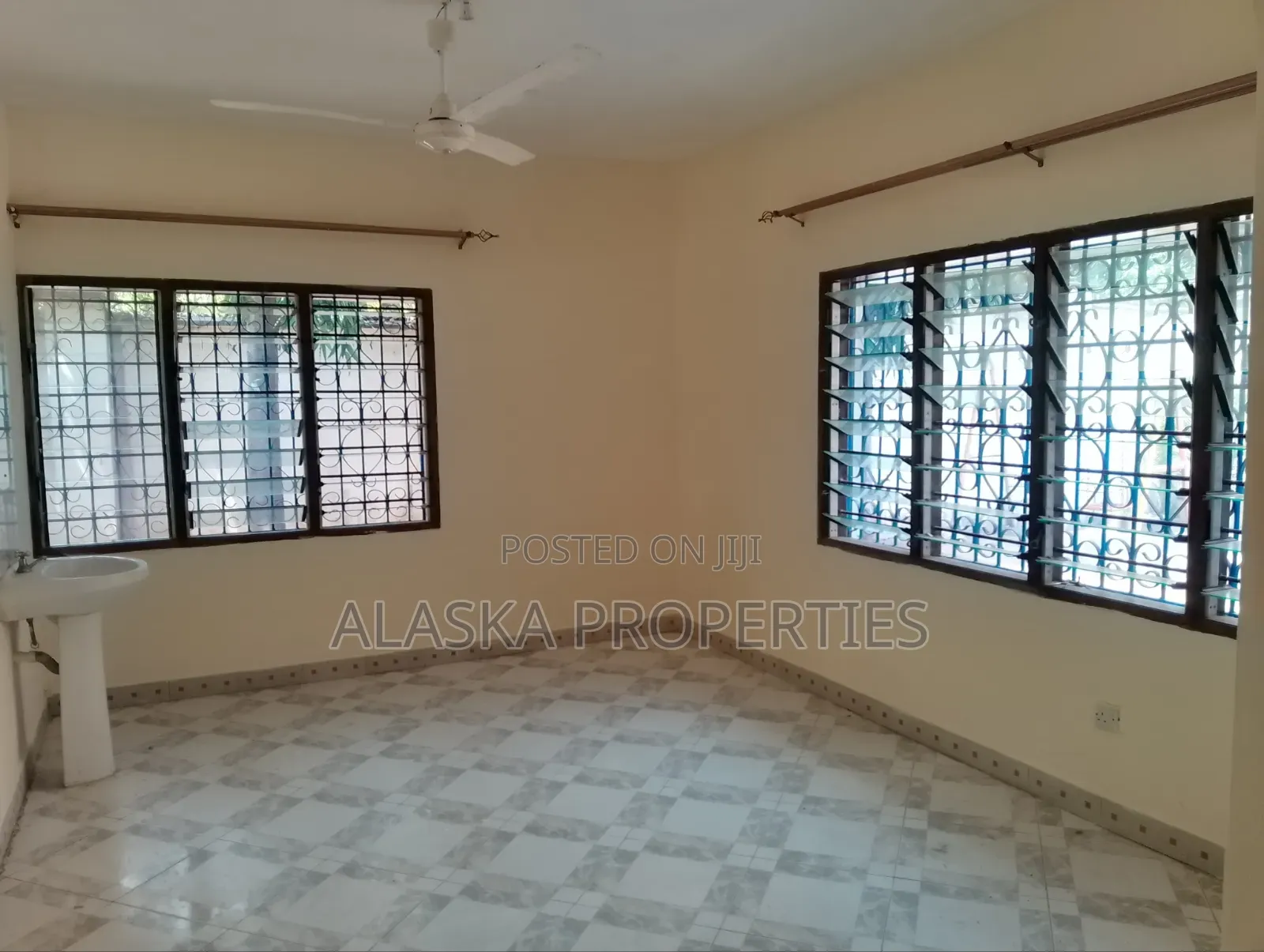 3bdrm Apartment in Beach Road Village, Nyali Mkomani for rent in Nyali Mkomani