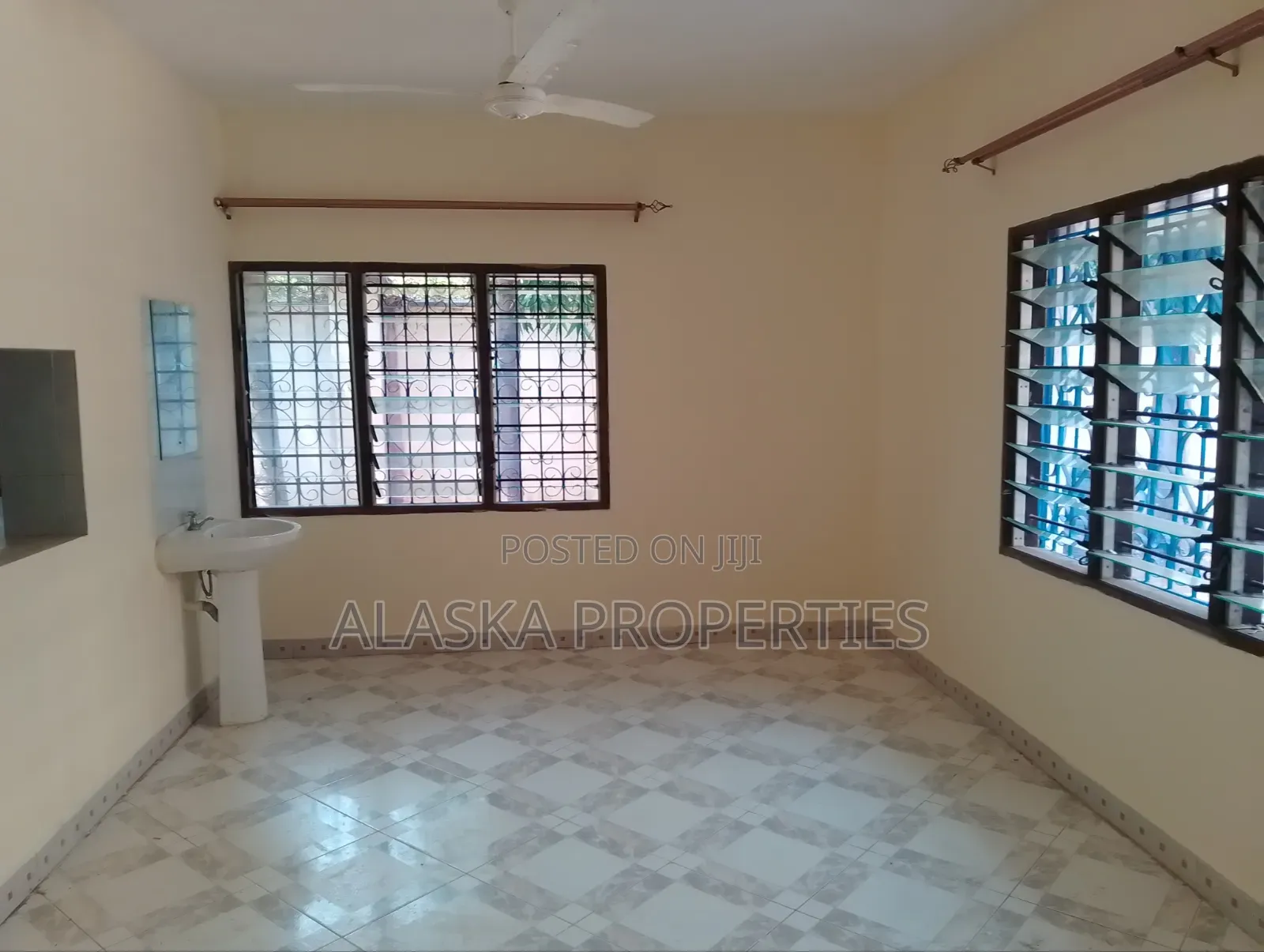 3bdrm Apartment in Beach Road Village, Nyali Mkomani for rent in Nyali Mkomani