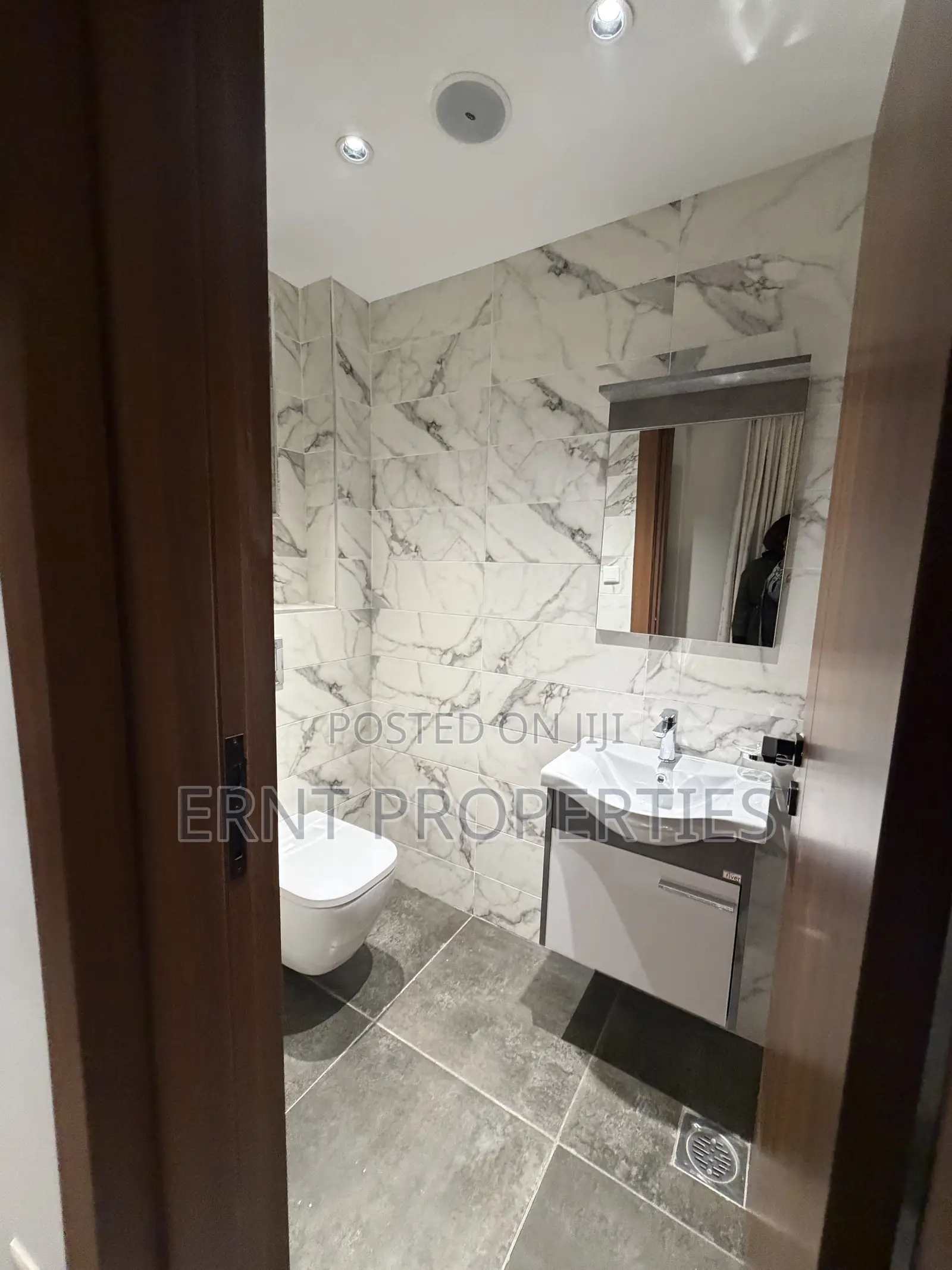Furnished 1bdrm Apartment in Riverside Drive for sale in Riverside Drive