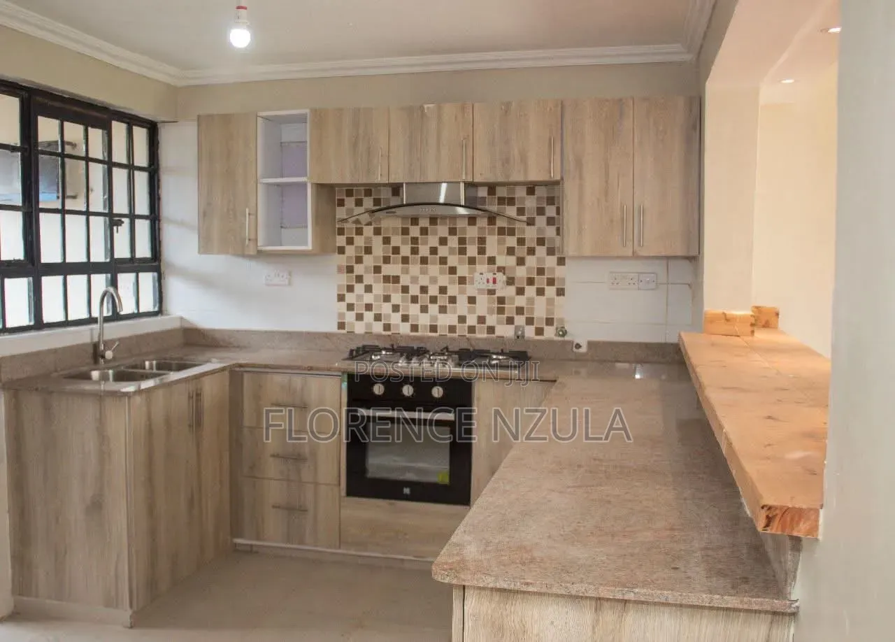 5bdrm Maisonette in Kibiko, Kibiku for sale in Kibiku