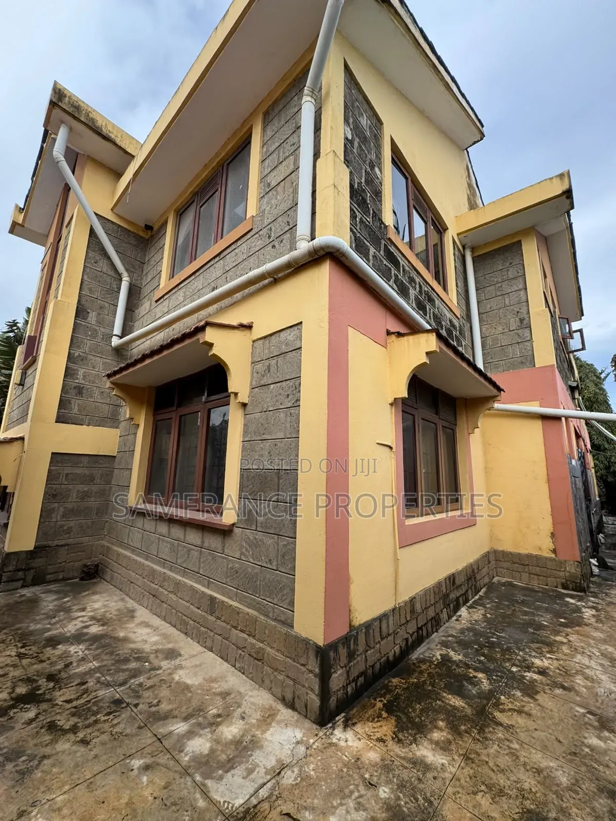 5bdrm Mansion in Bombolulu Street for sale in Bombolulu