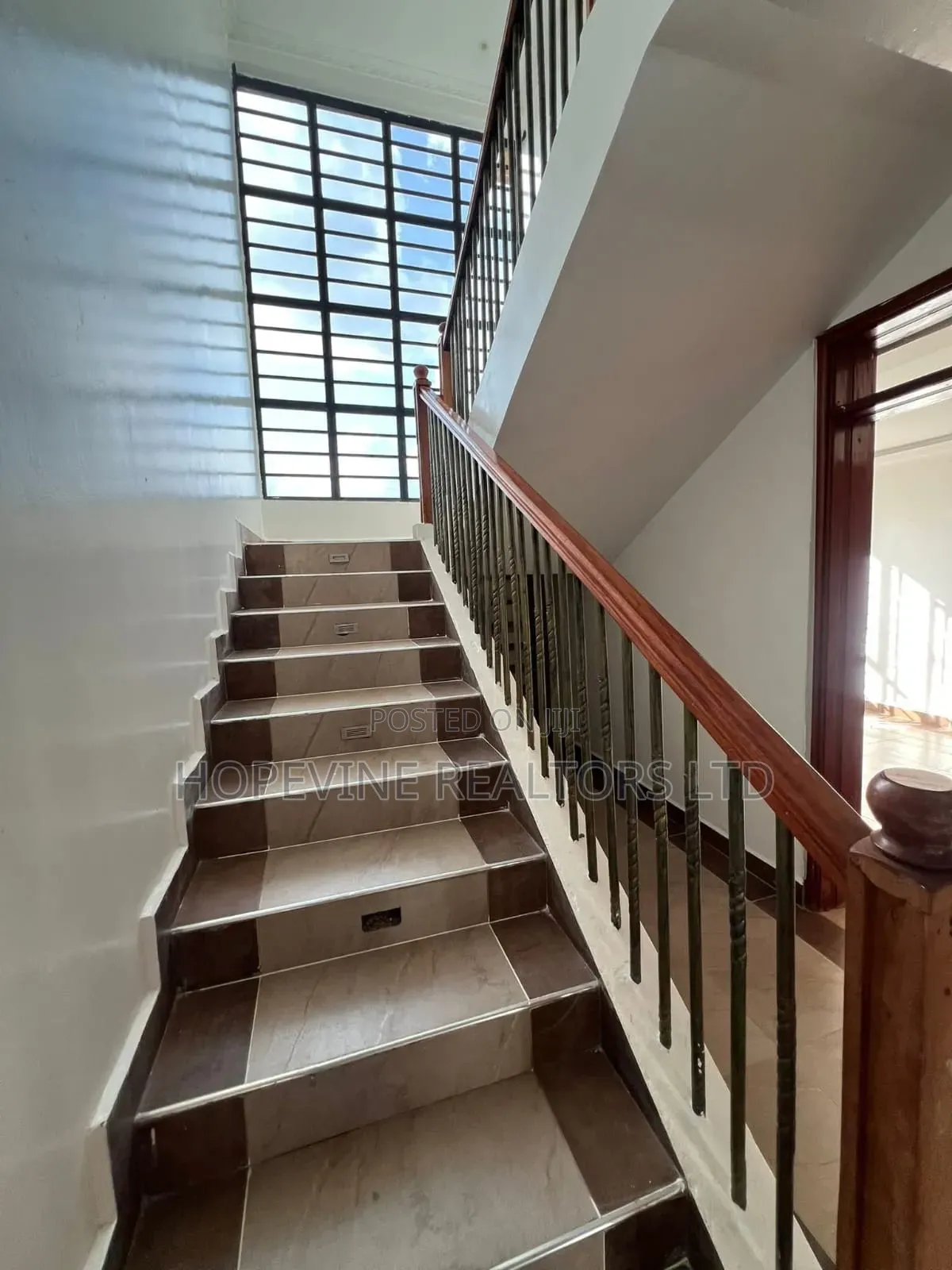 5bdrm Mansion in Kamakis for sale in Kamakis