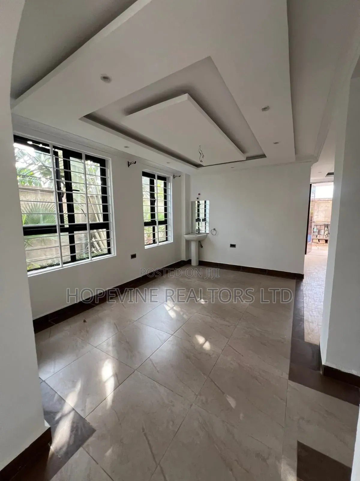 5bdrm Mansion in Kamakis for sale in Kamakis