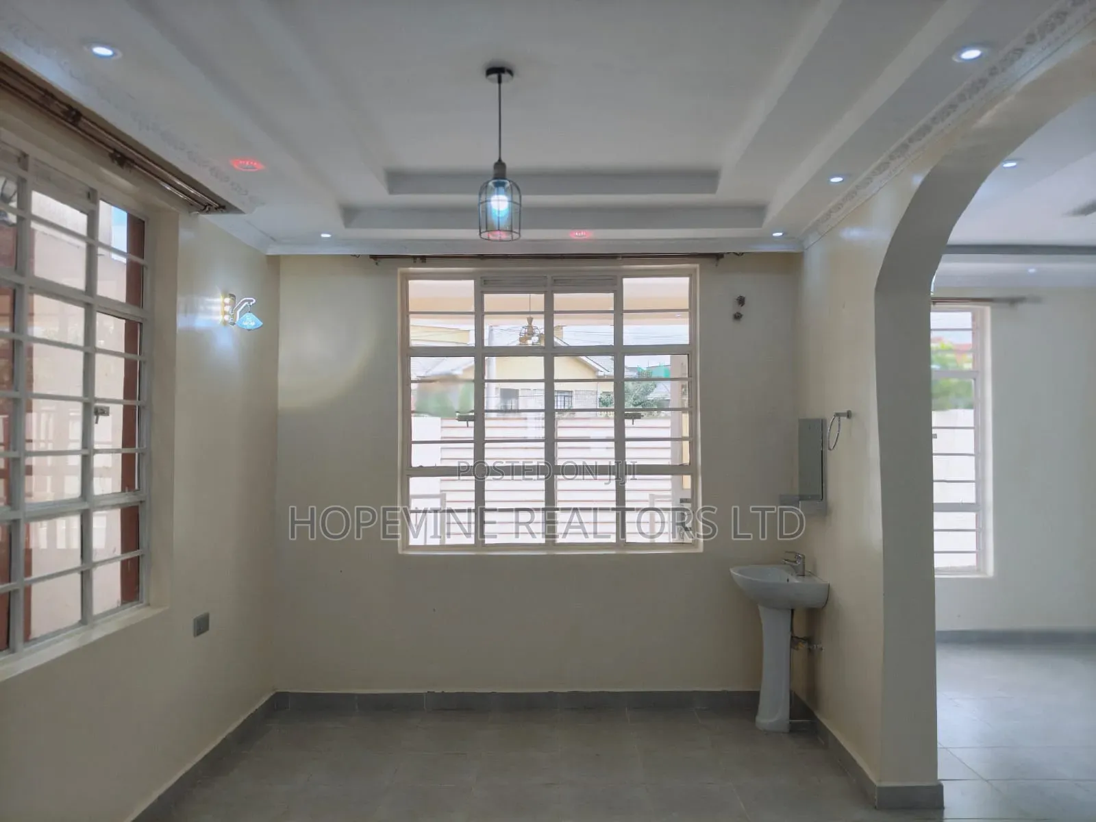 5bdrm Mansion in Membley for rent in Membley Estate