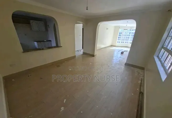 3bdrm Maisonette in Gateway Mall Area for rent in Gateway Mall Area