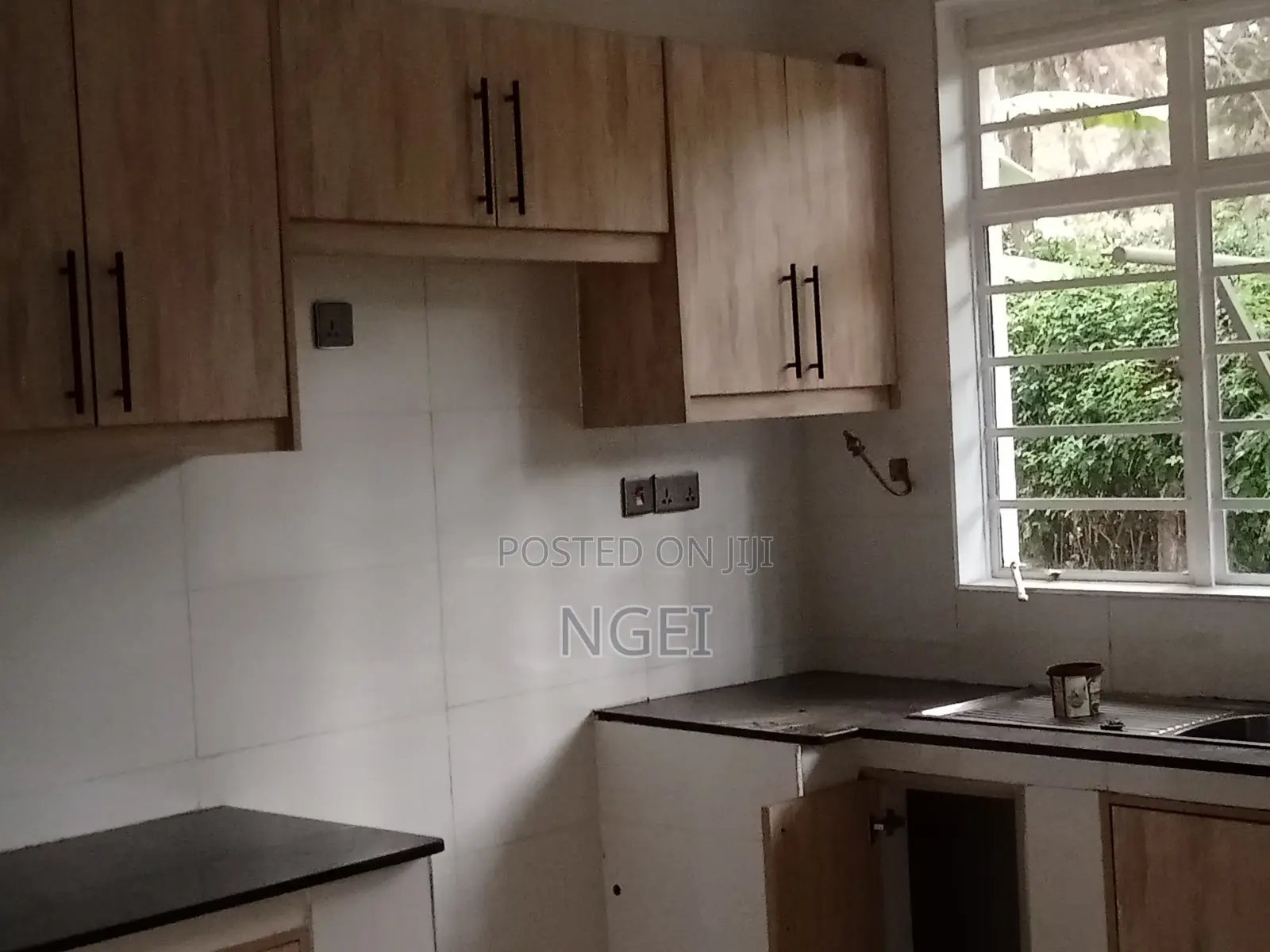 6bdrm House in Garden Court, Ridgeways for rent in Ridgeways