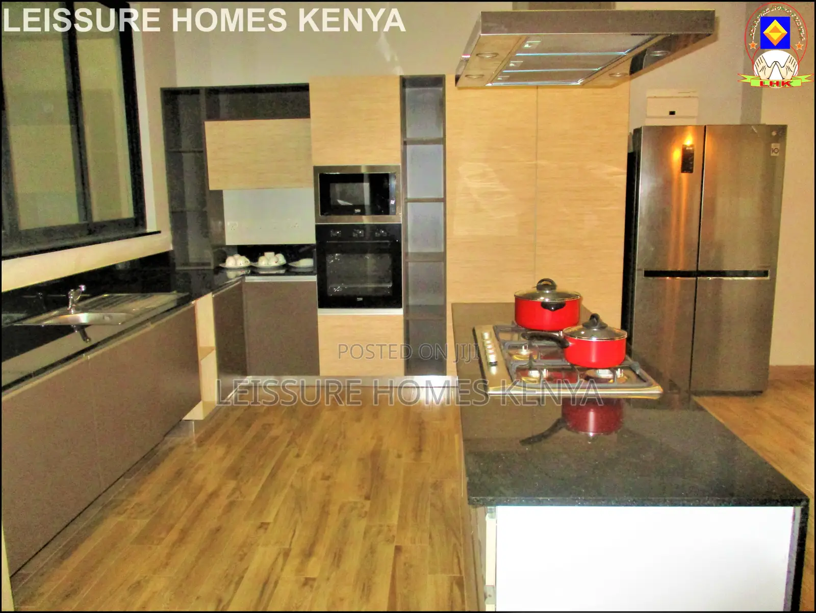 4bdrm Duplex in Riverside Drive for sale in Riverside Drive
