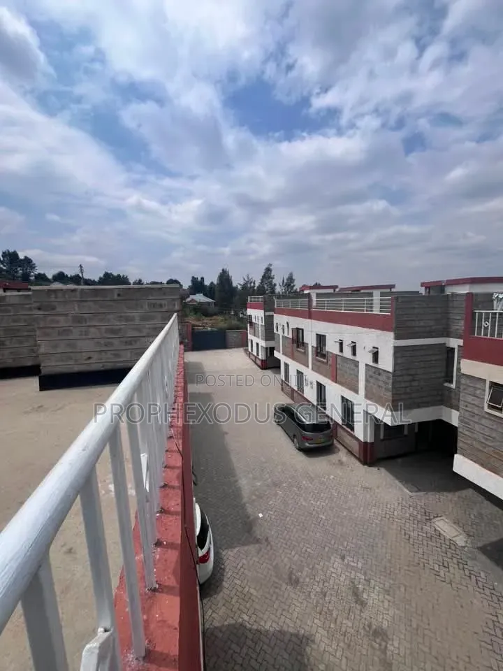 3bdrm Mansion in Rimpa for sale in Rimpa