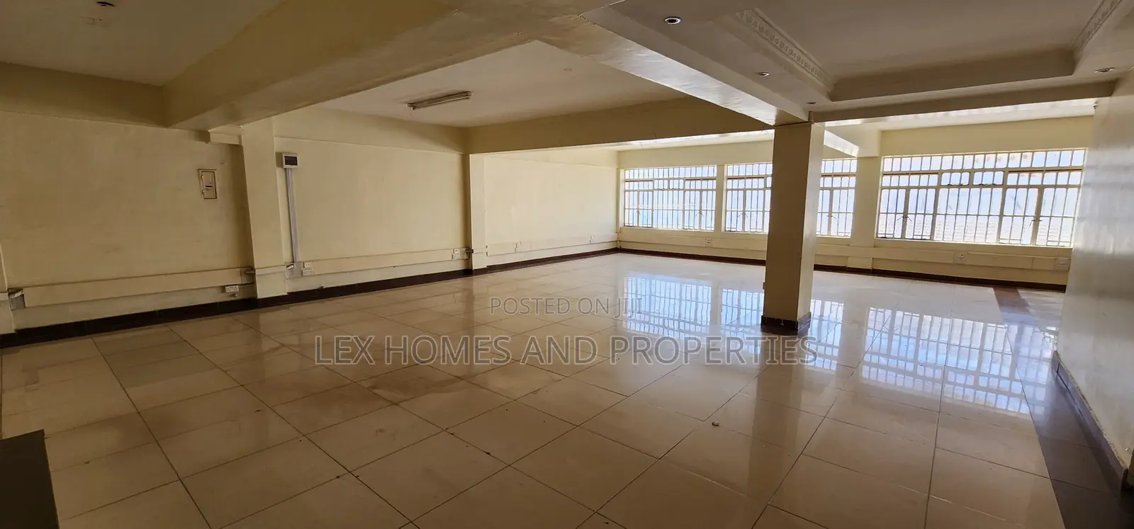 1380sqft Office Space to Let in NkaiMurunya