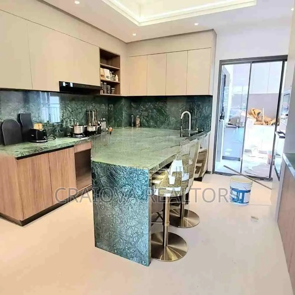 4bdrm Apartment in Spring Valley for sale in Spring Valley