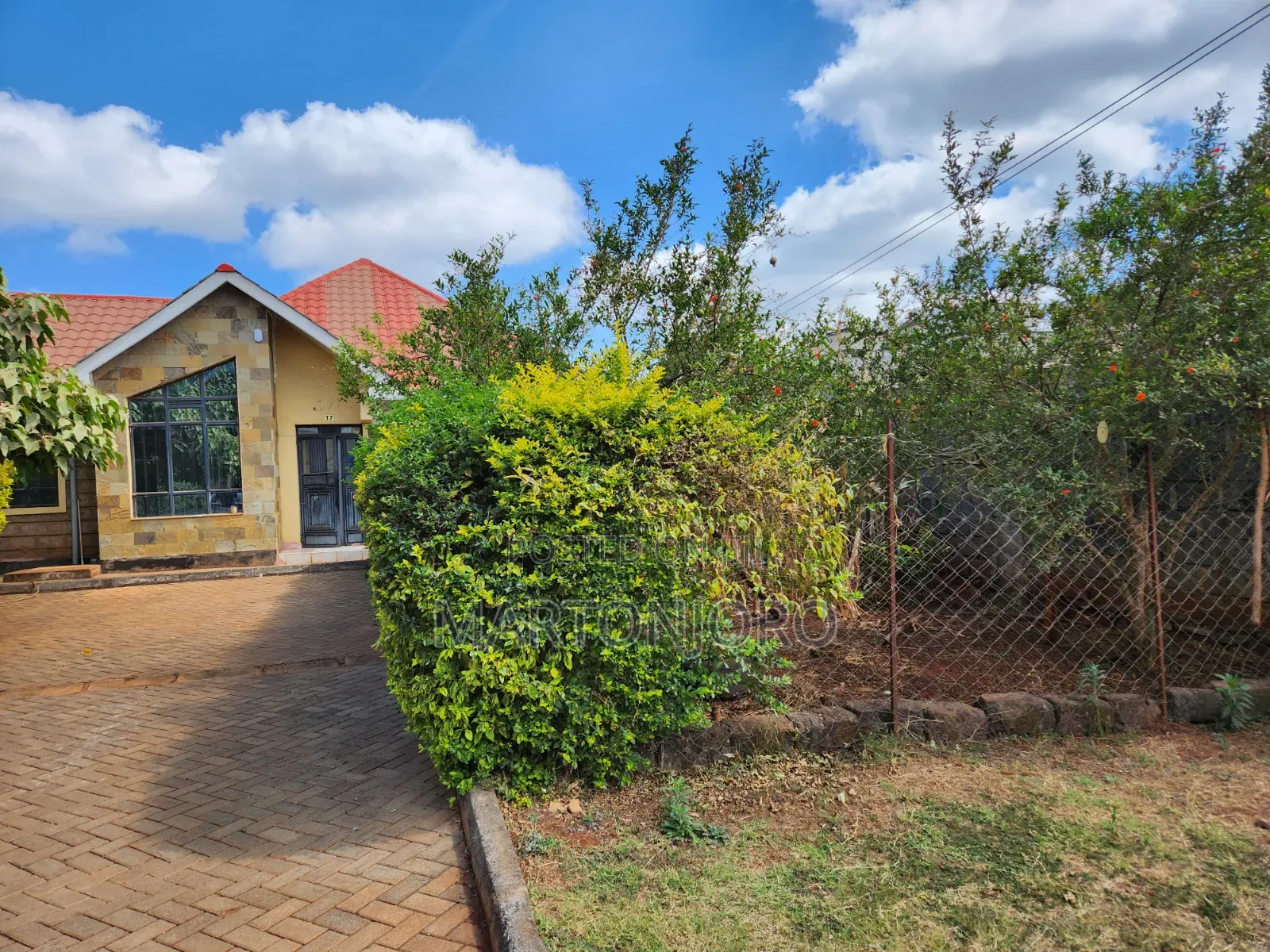 Furnished 4bdrm Bungalow in Kenyatta Road for sale in Kenyatta Road / Theta