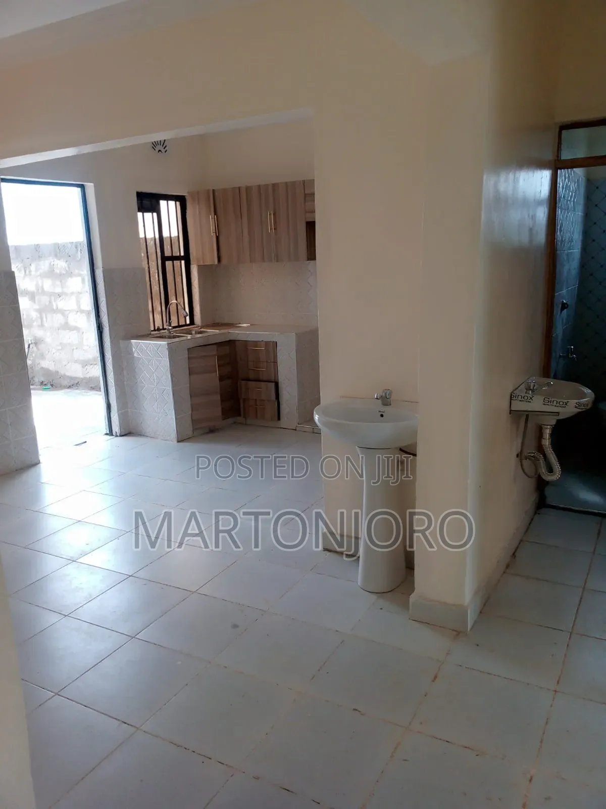 Furnished 4bdrm Bungalow in Kenyatta Road for sale in Kenyatta Road / Theta
