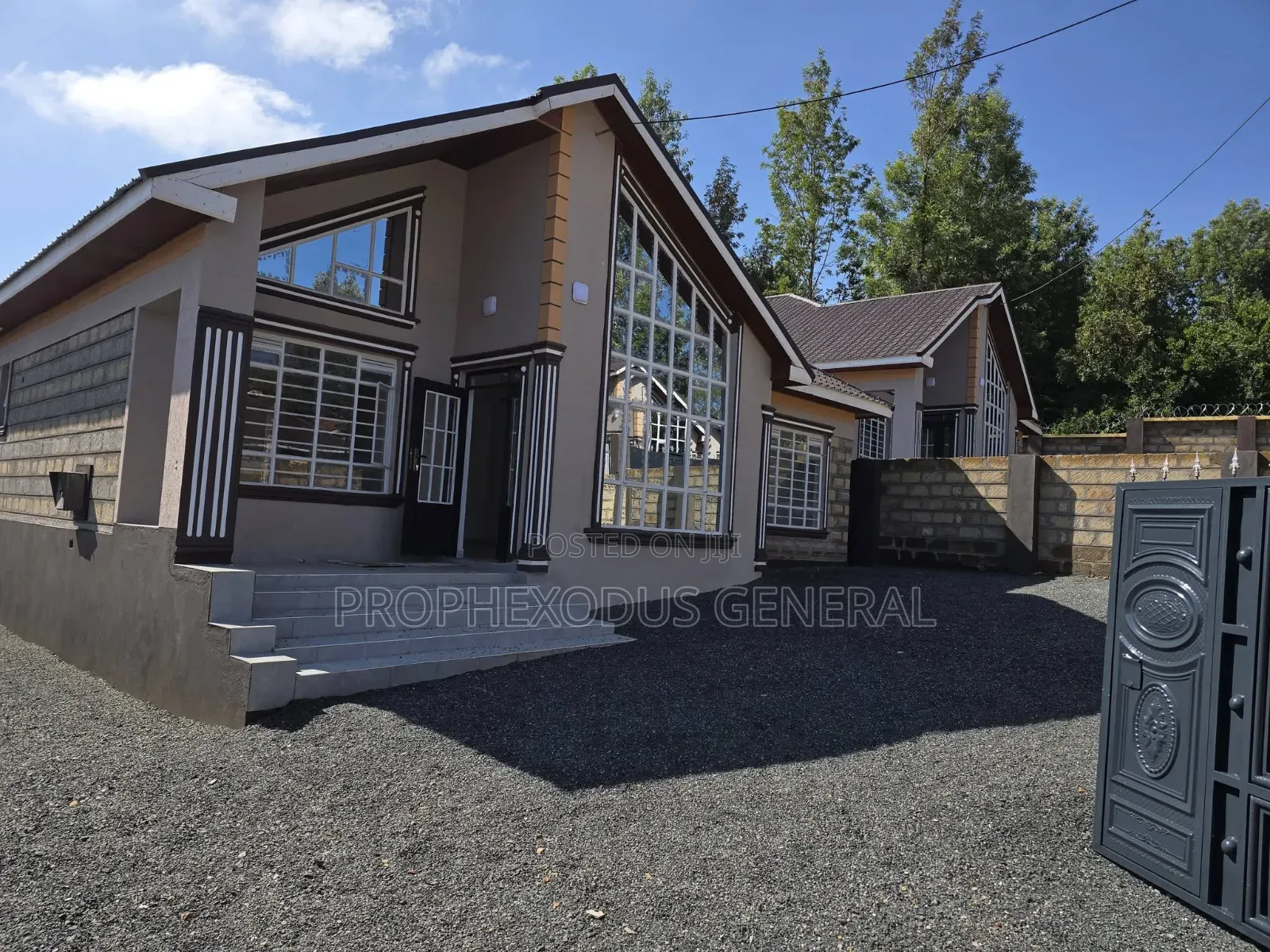 3bdrm Bungalow in Oloolua for sale in Oloolua