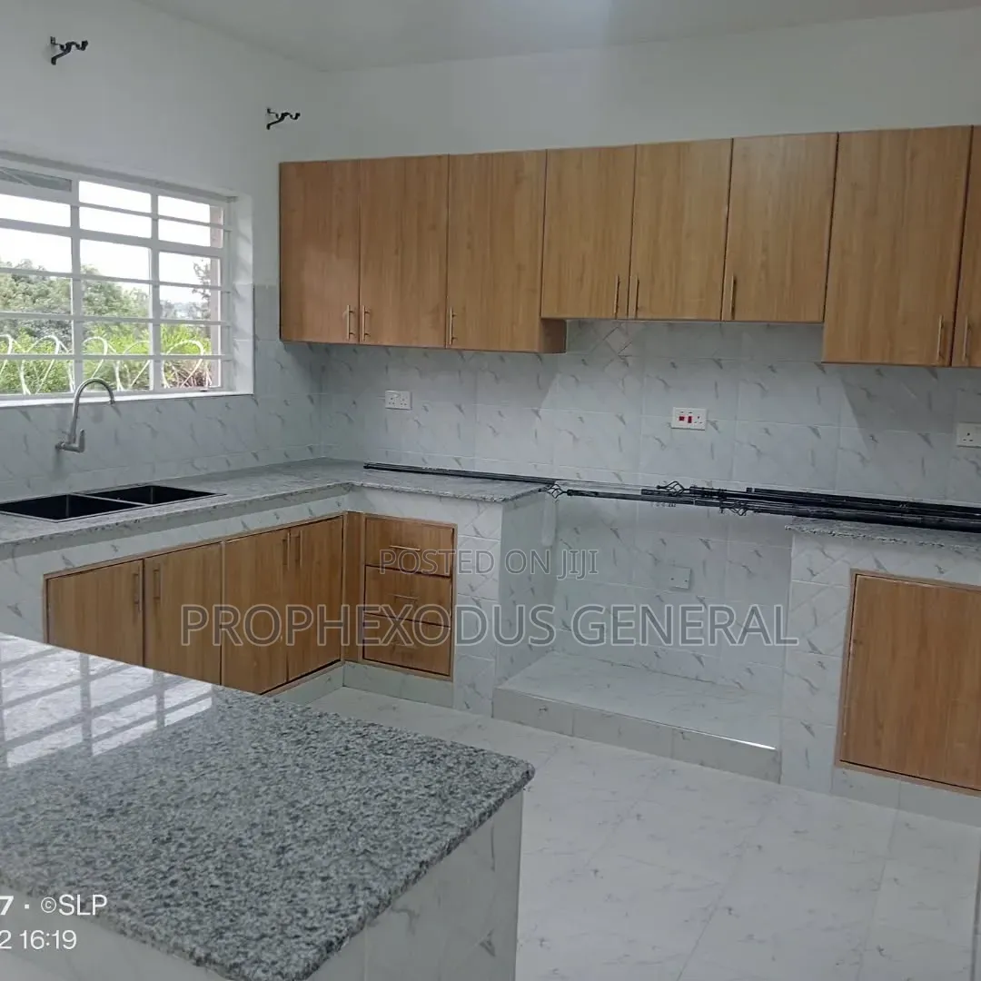 3bdrm Bungalow in Oloolua for sale in Oloolua