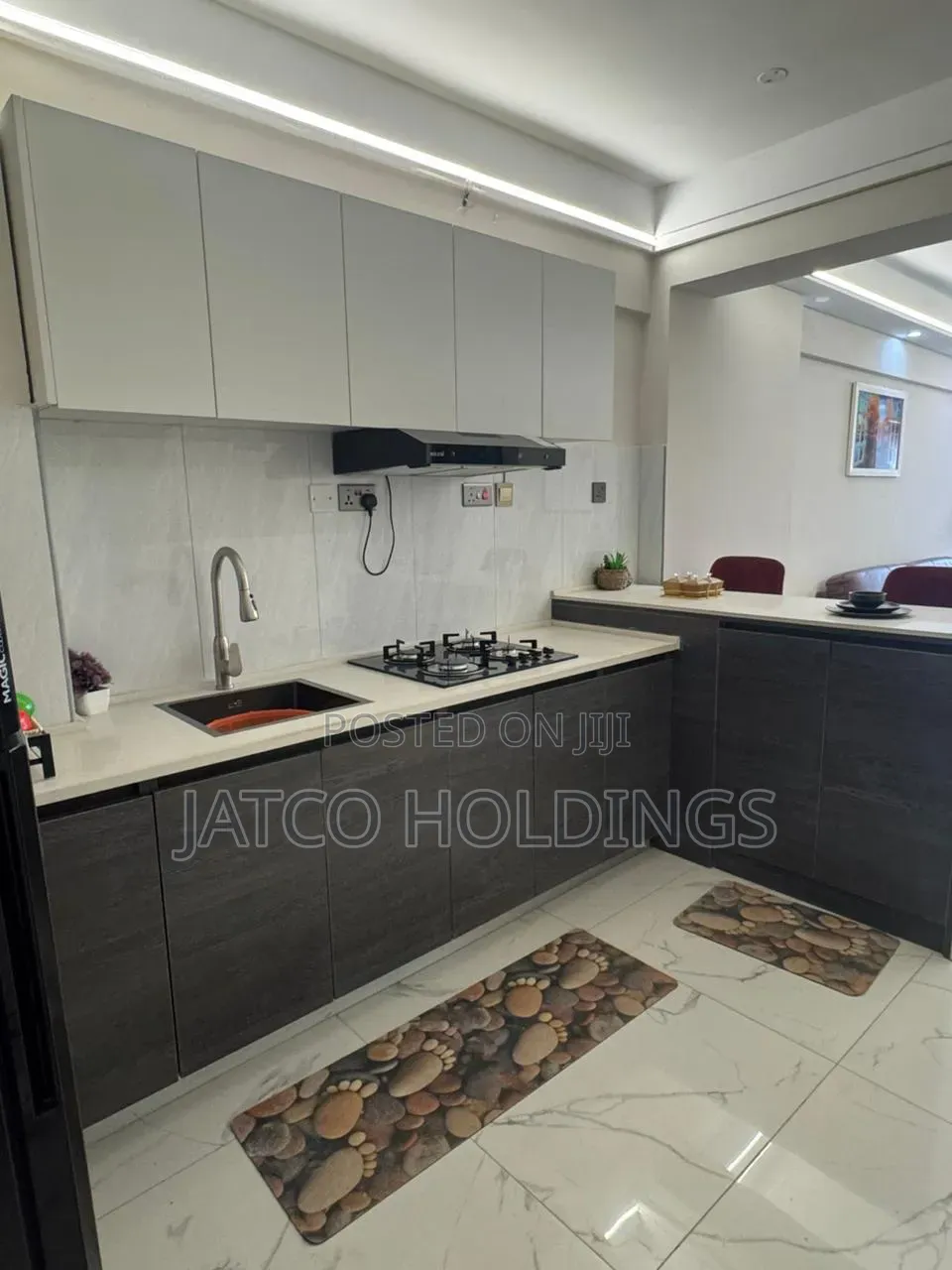 Furnished 4bdrm Apartment in Parklands for sale in Parklands/Highridge